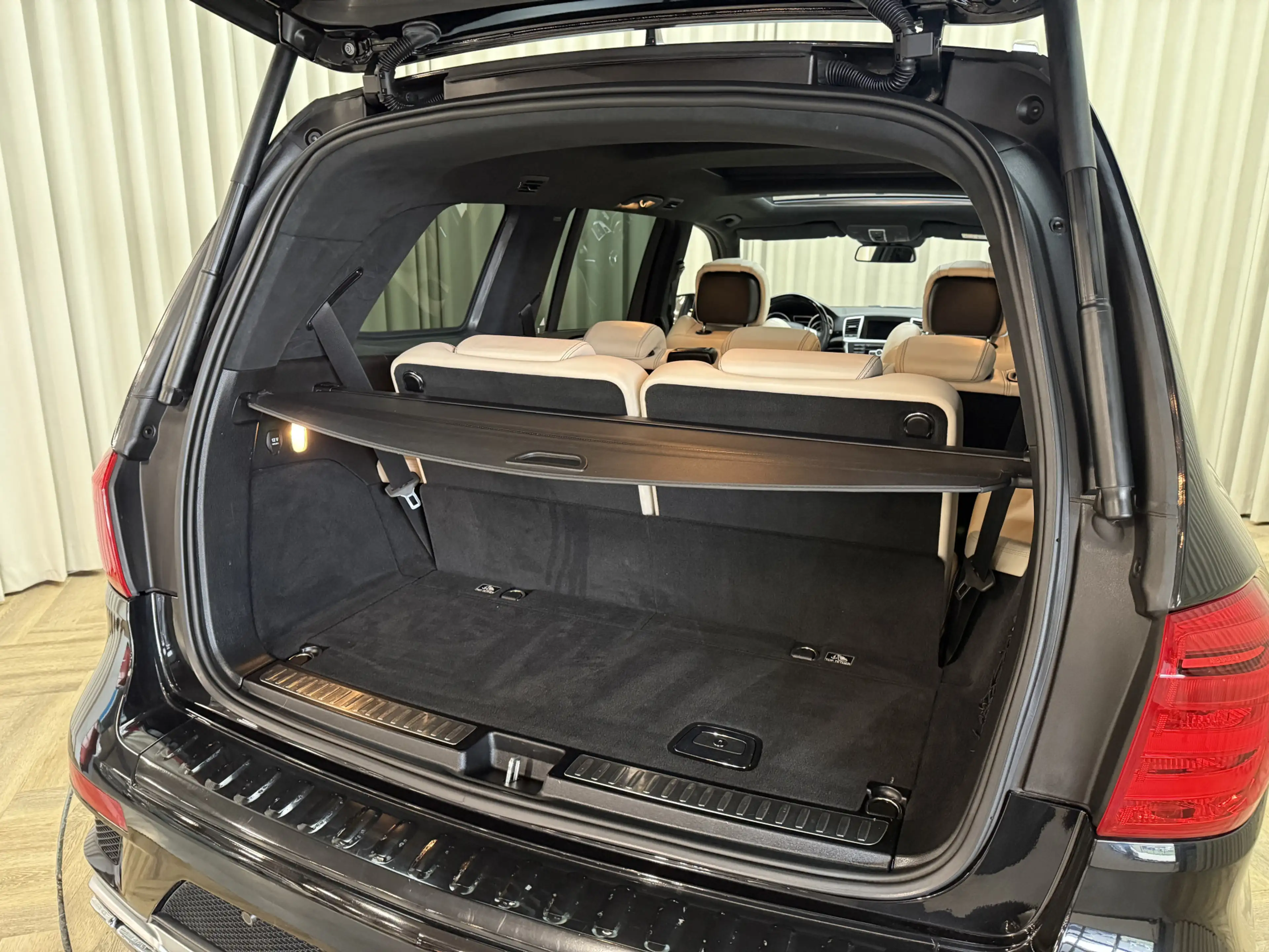 Mercedes-Benz GL 63 AMG 558PK Full Option / Night Vision / Soft-Close / St — photo 18