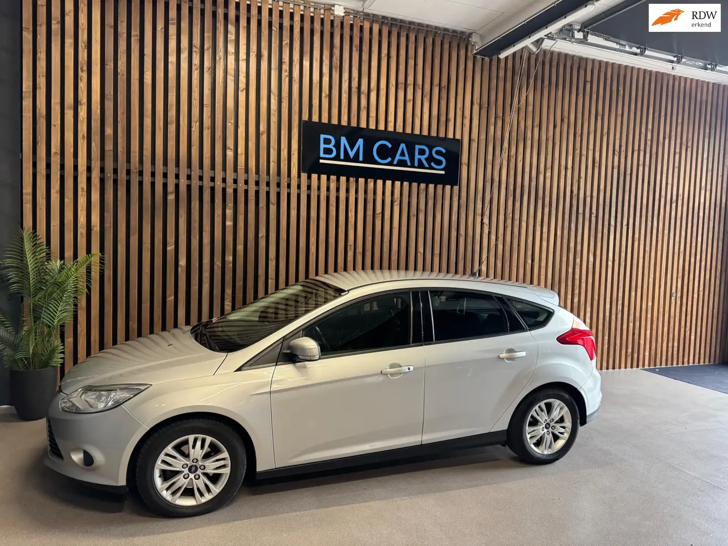 Ford Focus 1.0 EcoBoost Titanium Airco,1e Eigenaar, Grijs - 1