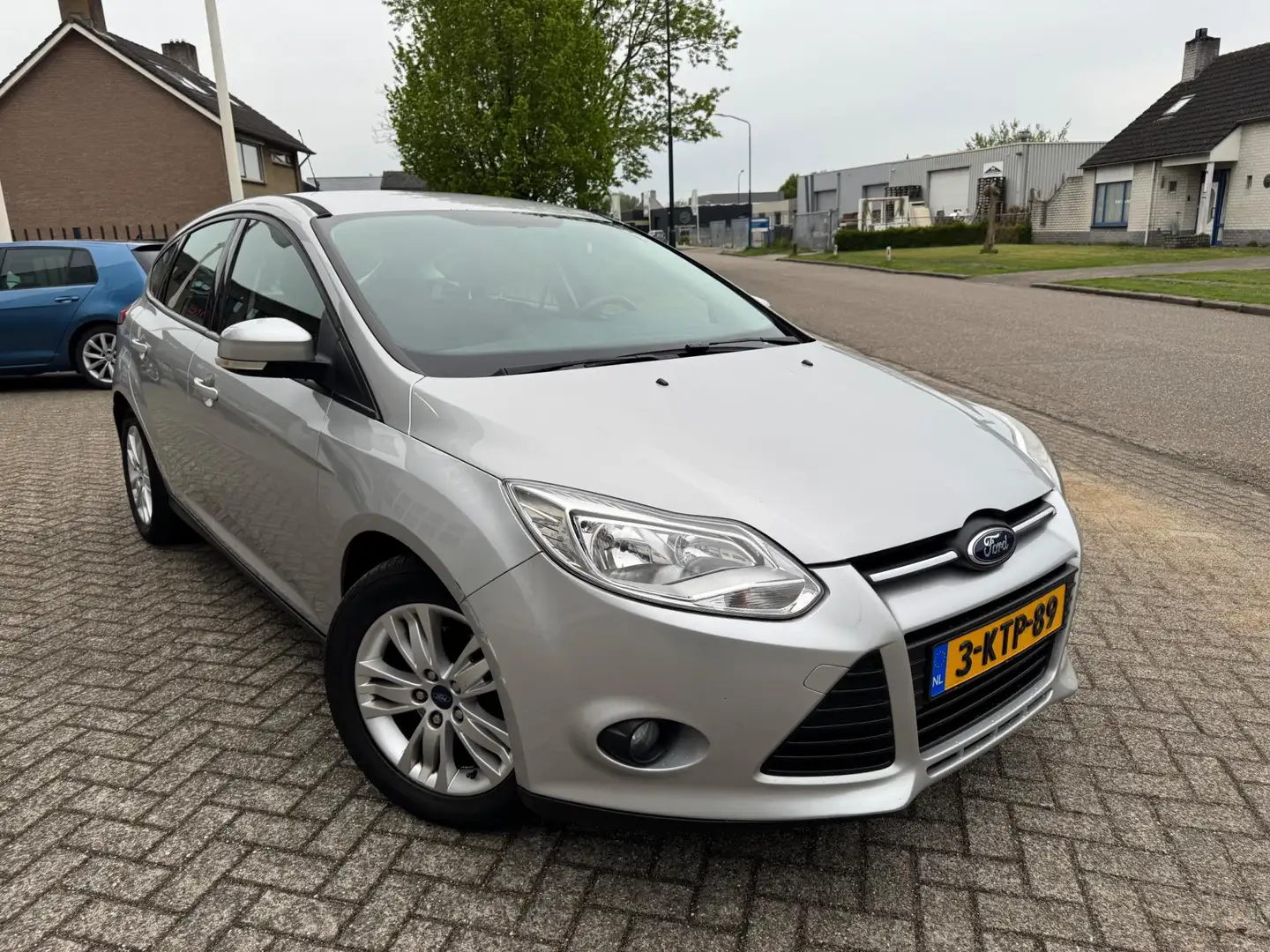 Ford Focus 1.0 EcoBoost Titanium Airco,1e Eigenaar, Grijs - 2