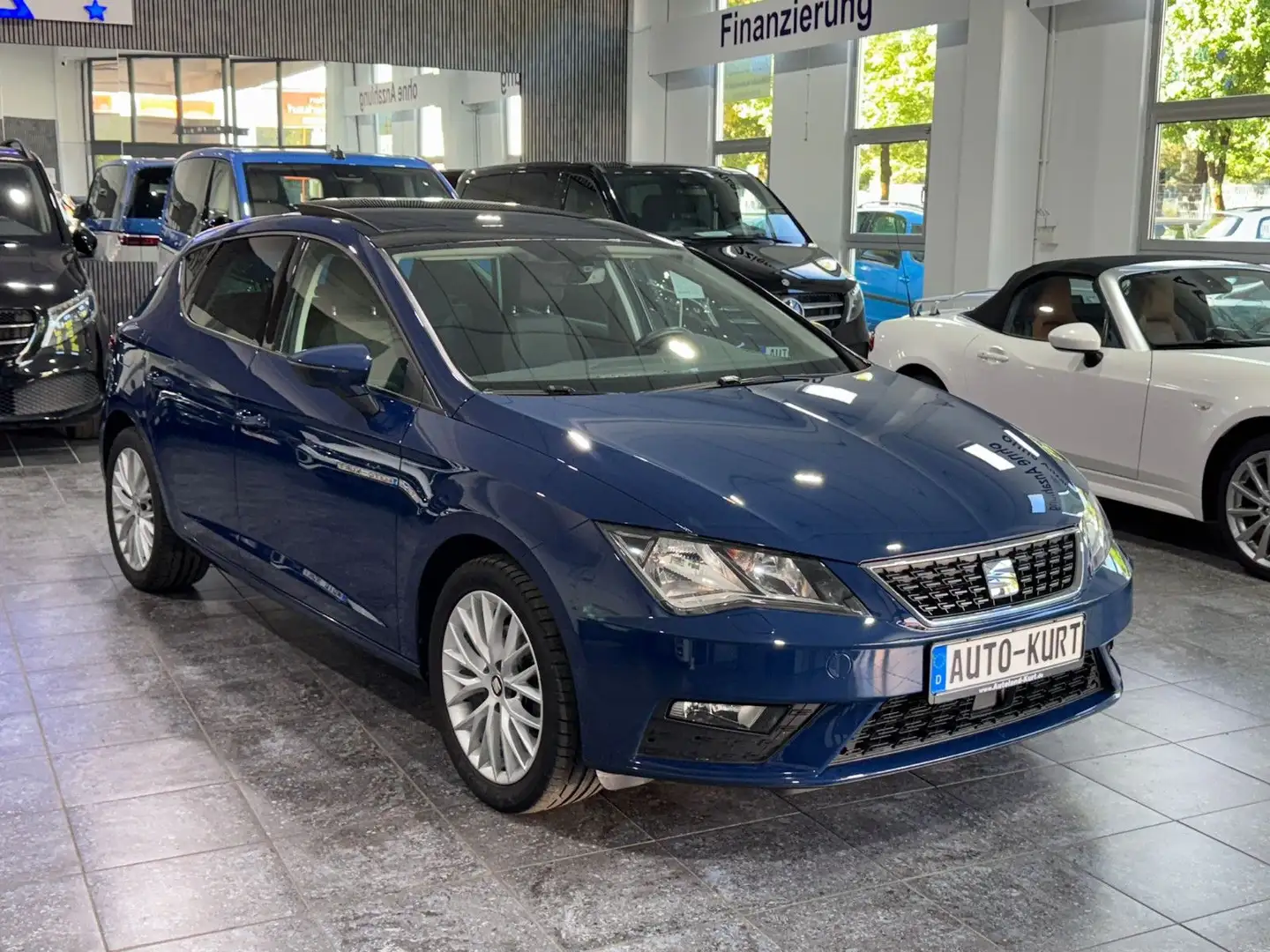SEAT Leon 1,5TGI*Style*Navi*Pano*PDC*SHZ*1.Hand Blau - 1