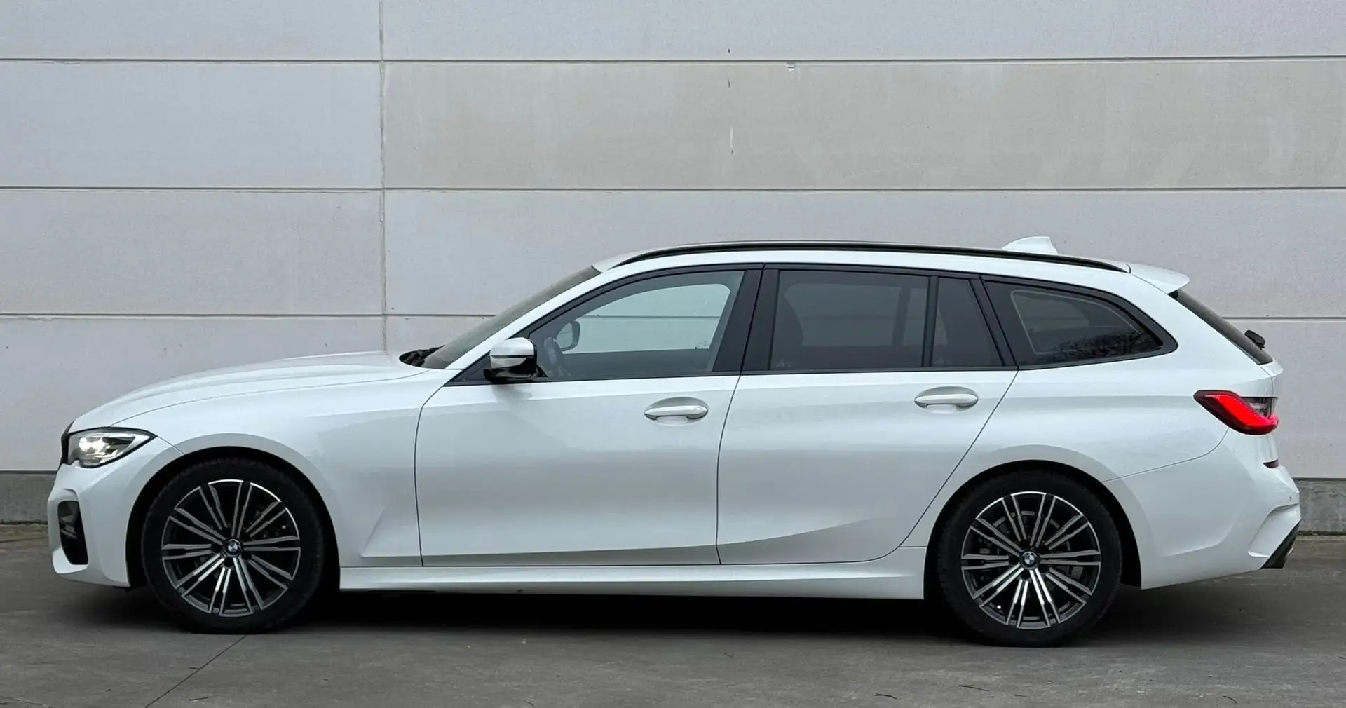 BMW 318 318d Touring M Sport M Pakket Blanc - 1