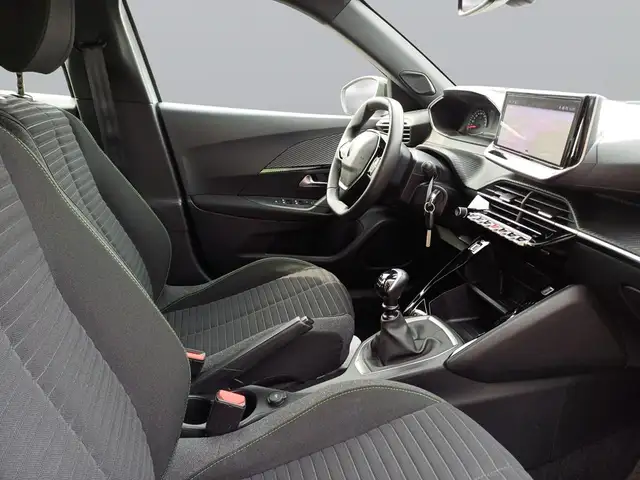 Peugeot 2008 view 11