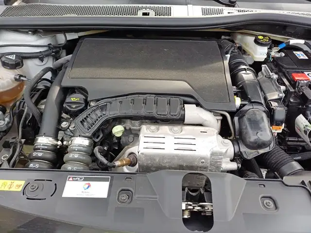 Peugeot 2008 view 5