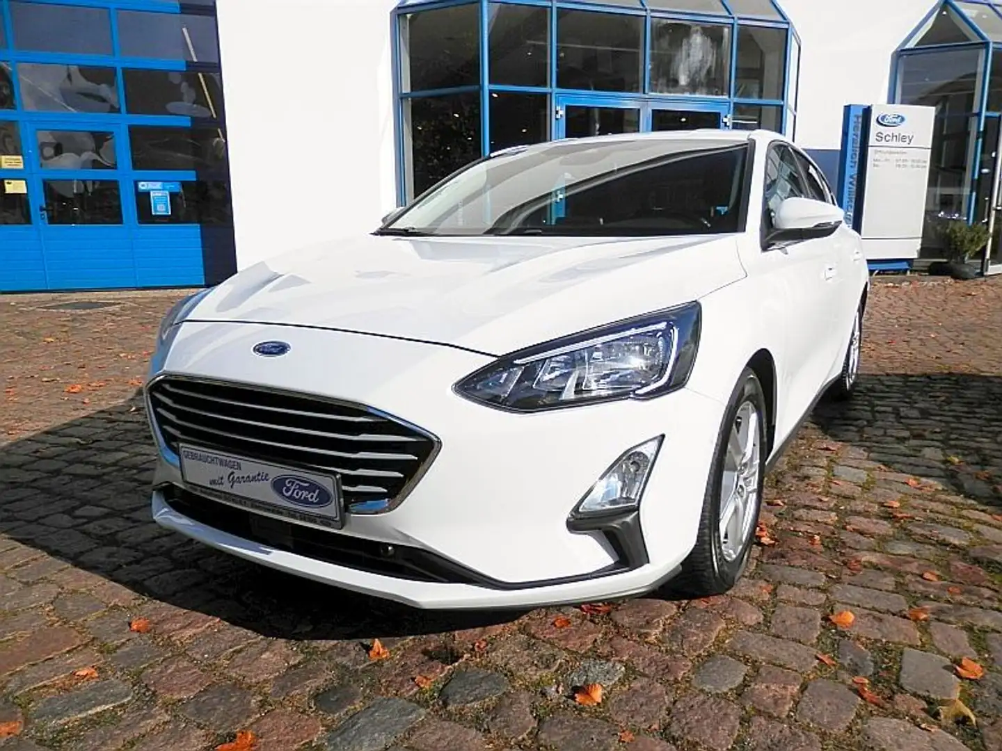 Ford Focus Lim. C&C*LED*RKamera*Navi*Winterp.*GJR* Weiß - 1