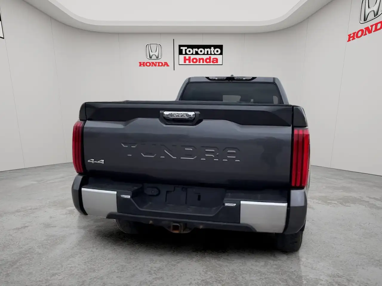 Toyota Tundra снимка Toyota Tundra
