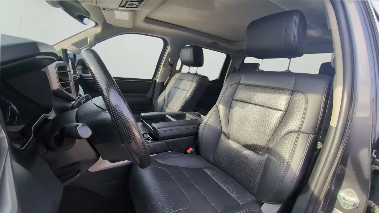 Toyota Tundra снимка Toyota Tundra