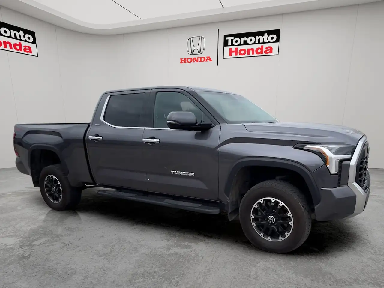 Toyota Tundra снимка Toyota Tundra