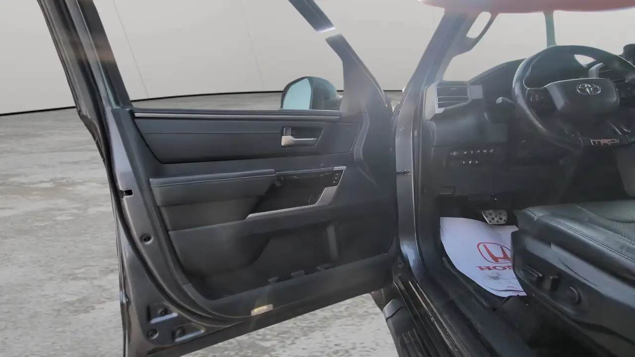 Toyota Tundra снимка Toyota Tundra