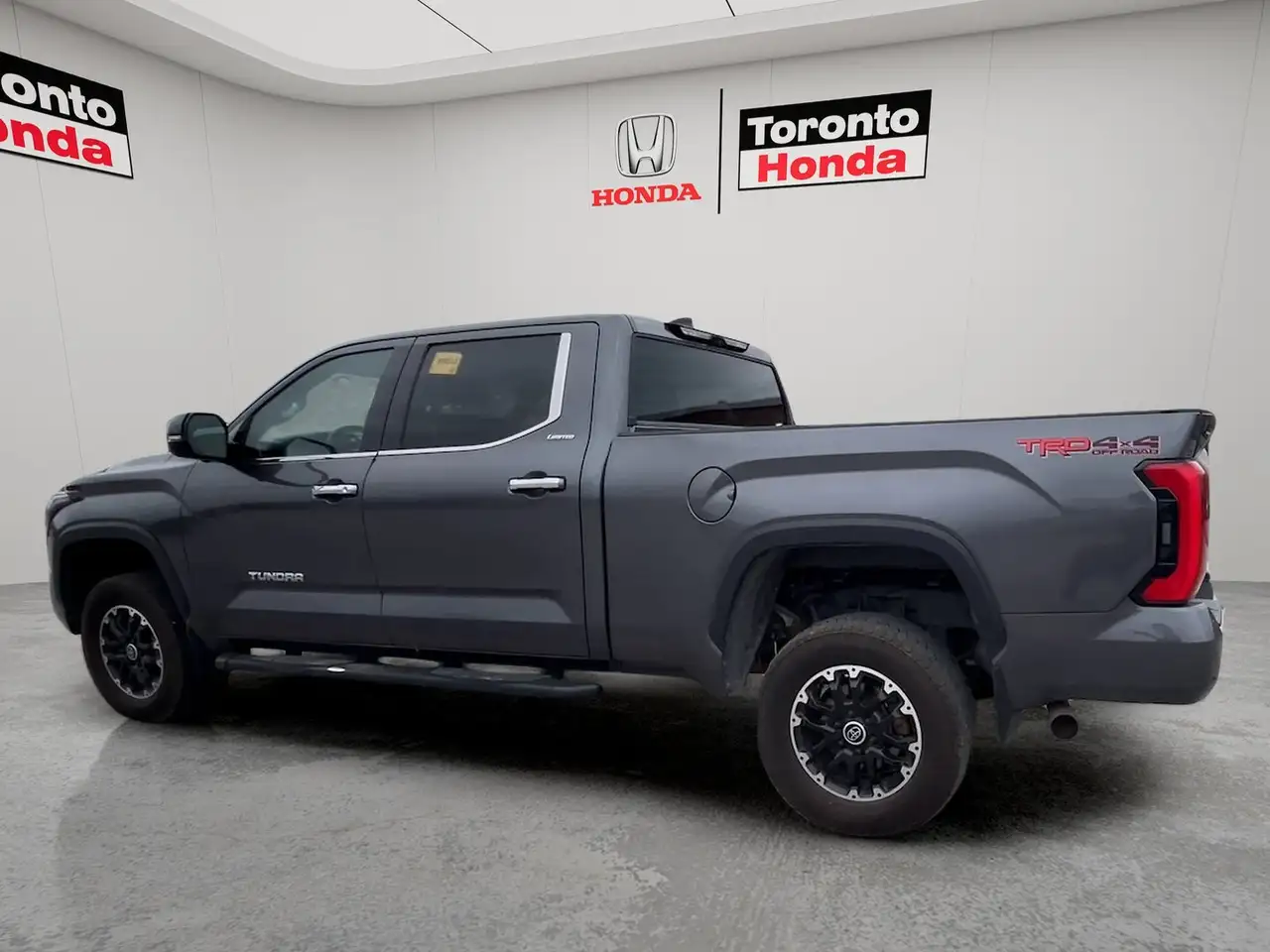 Toyota Tundra снимка Toyota Tundra