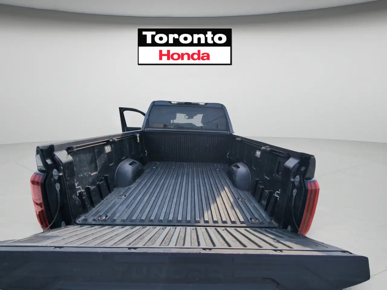 Toyota Tundra снимка Toyota Tundra