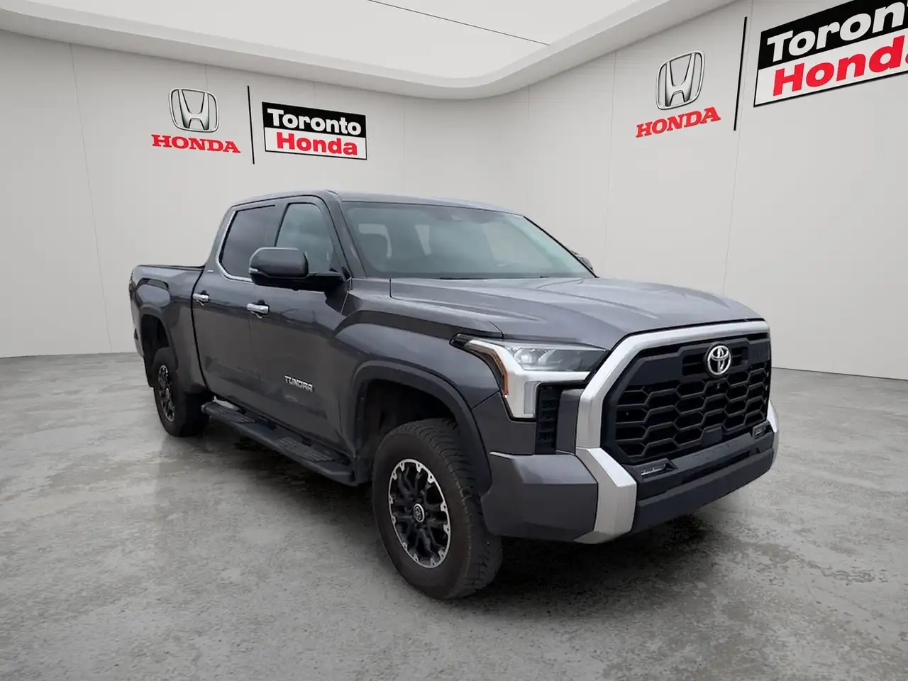 Toyota Tundra снимка Toyota Tundra