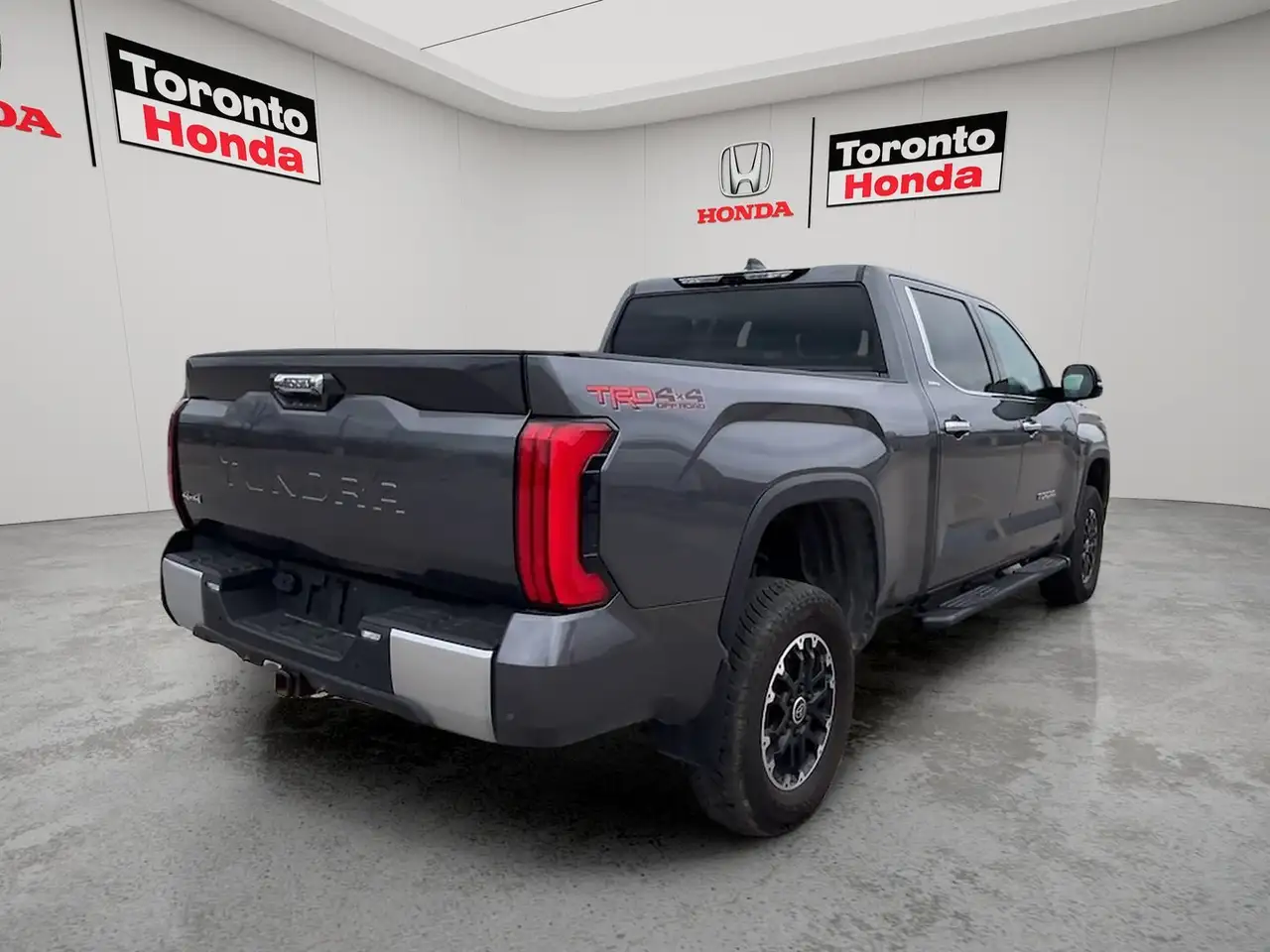 Toyota Tundra снимка Toyota Tundra