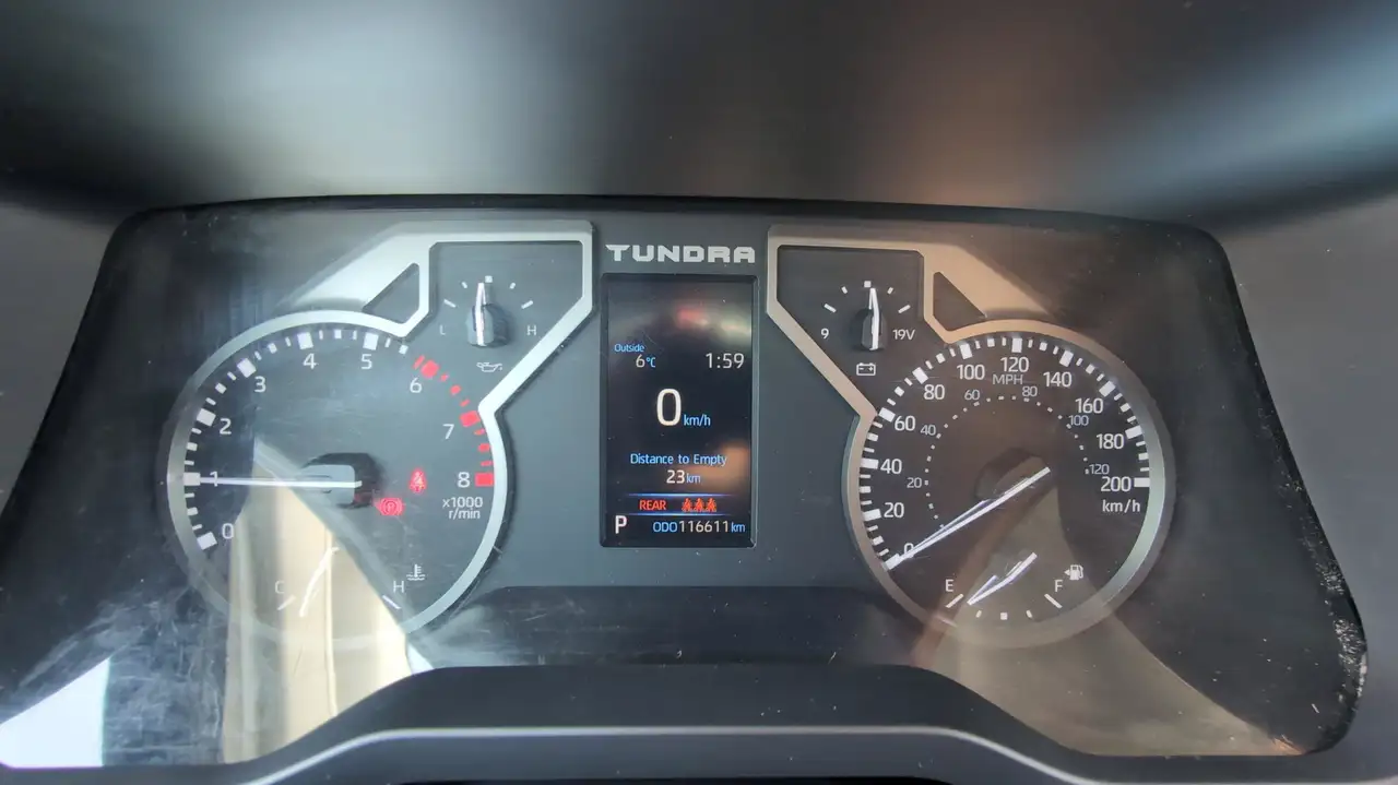 Toyota Tundra снимка Toyota Tundra