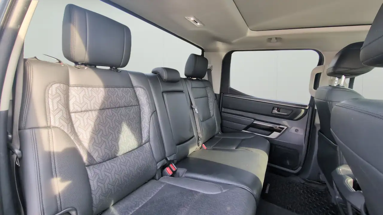 Toyota Tundra снимка Toyota Tundra