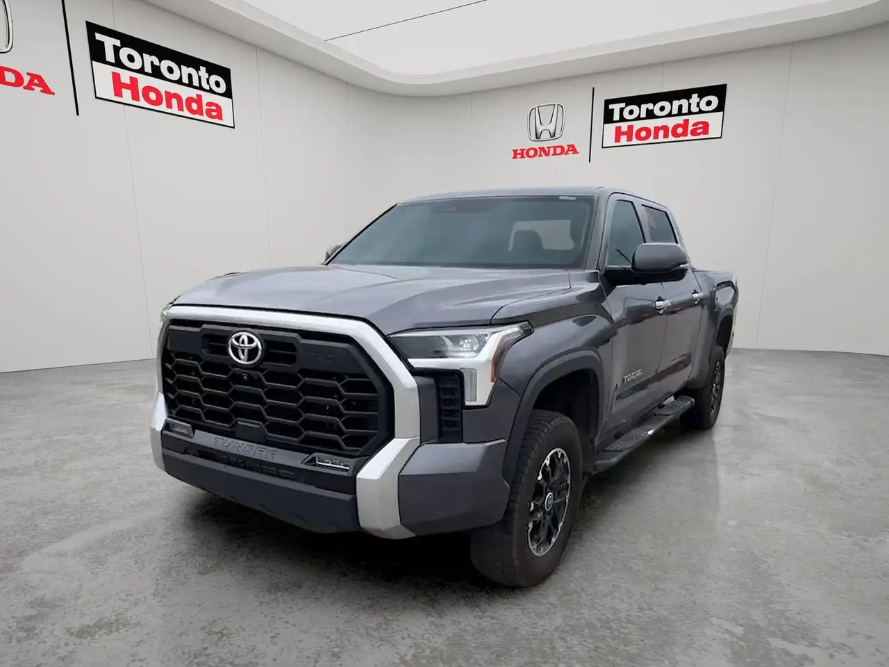 Toyota Tundra снимка Toyota Tundra