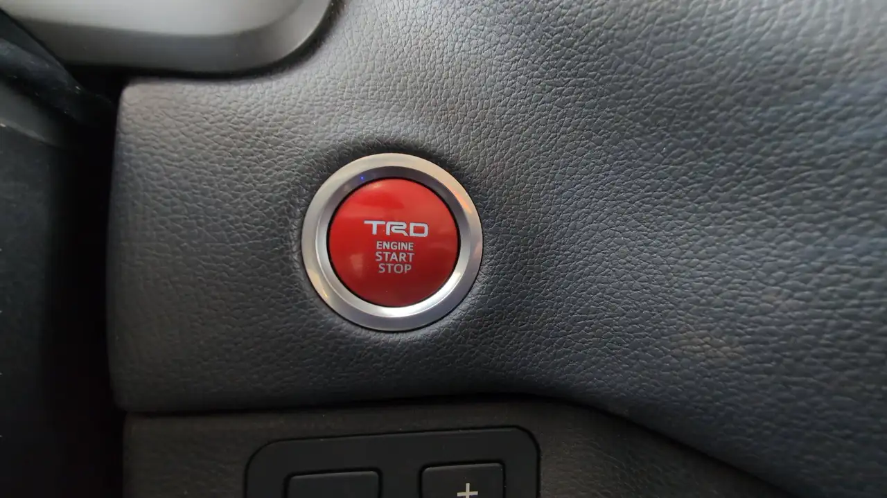 Toyota Tundra снимка Toyota Tundra