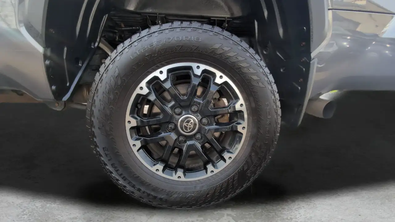 Toyota Tundra снимка Toyota Tundra