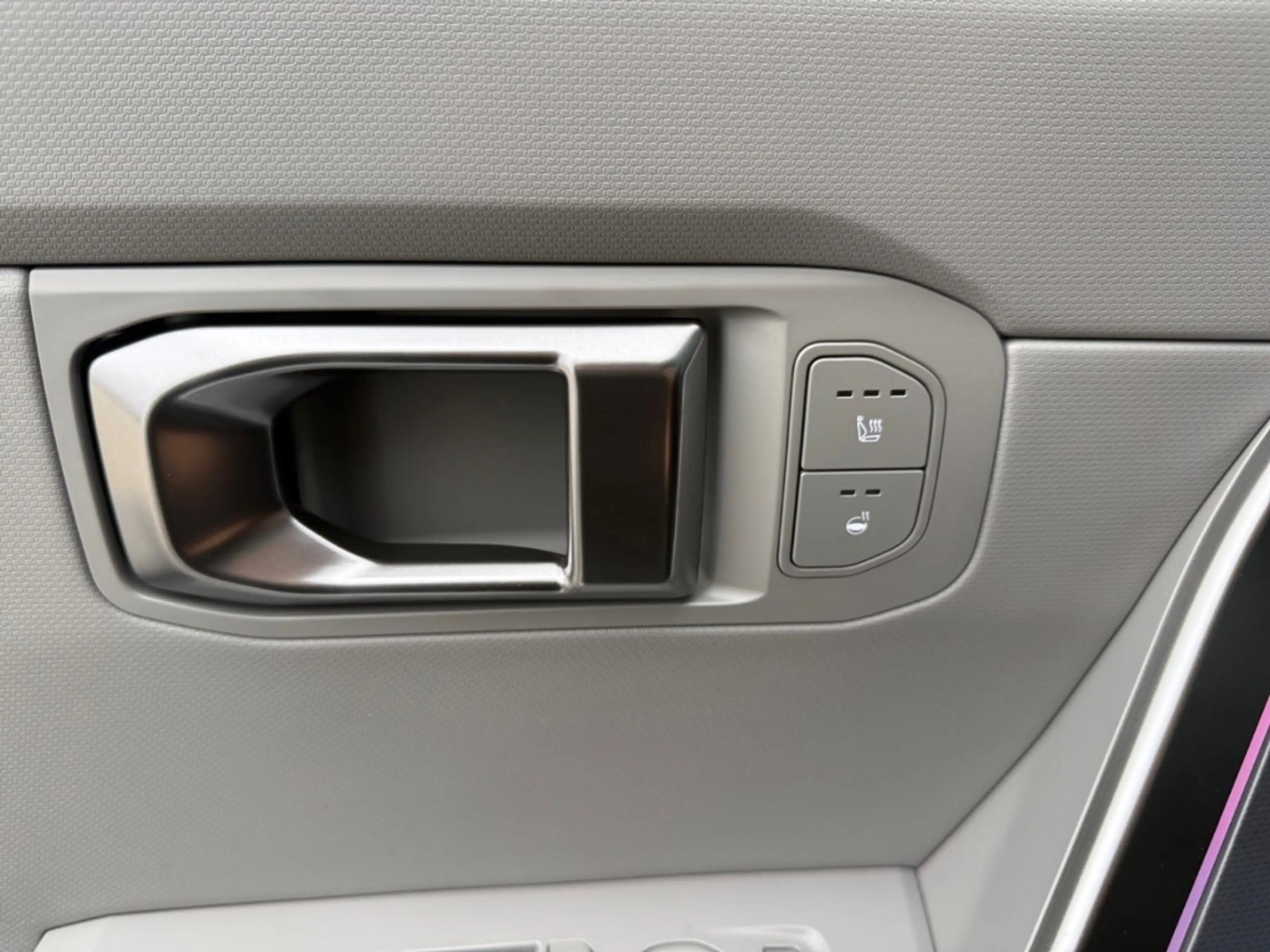 Kia Seltos 1.6T Vision MT Harman/Kardon Navi LED PDCv+h Klima — photo 14
