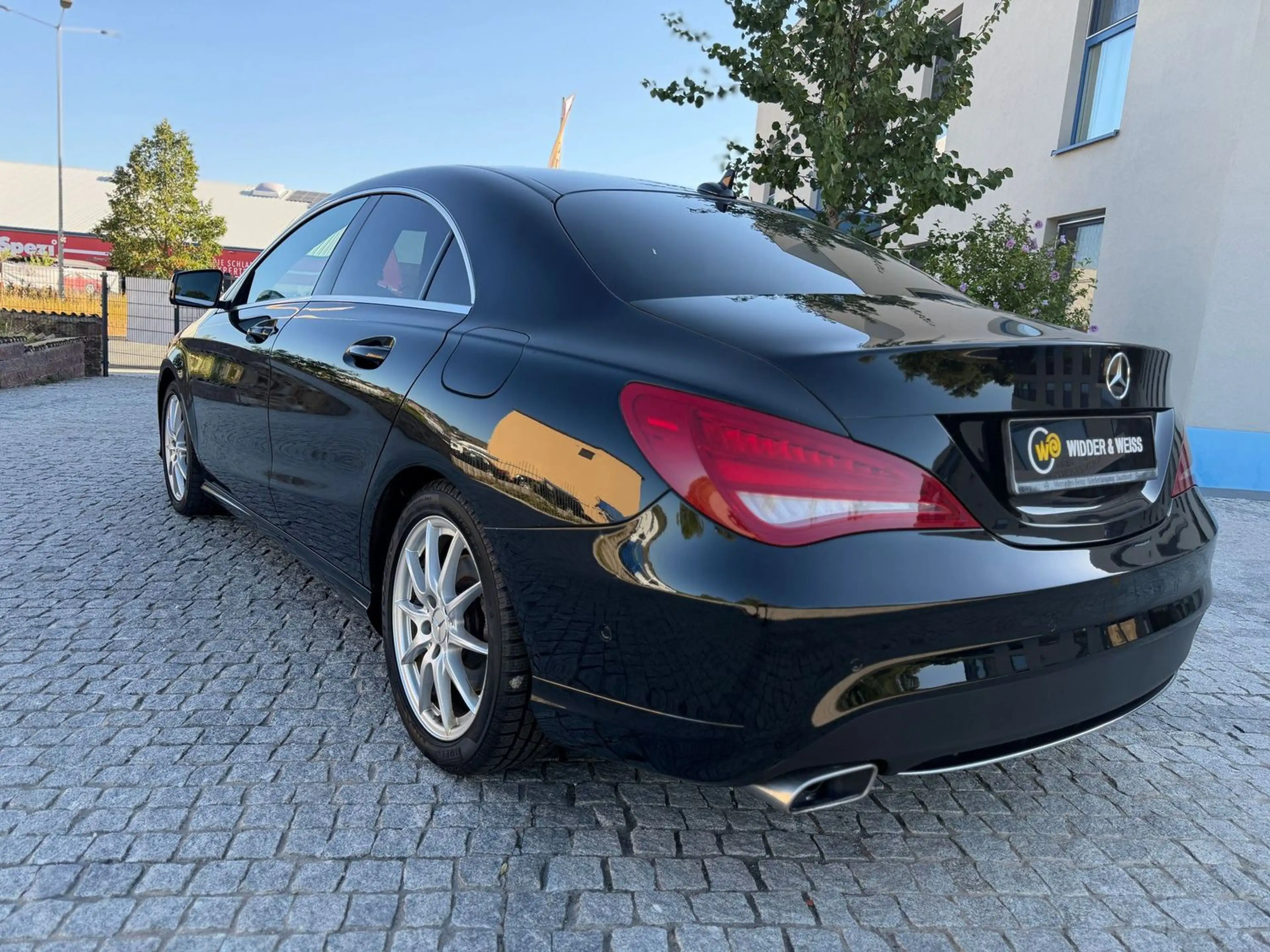 Mercedes-Benz CLA 220 CDI 1.HAND/AUTOMATIK/PANO/KAMERA/S-HEFT — photo 4