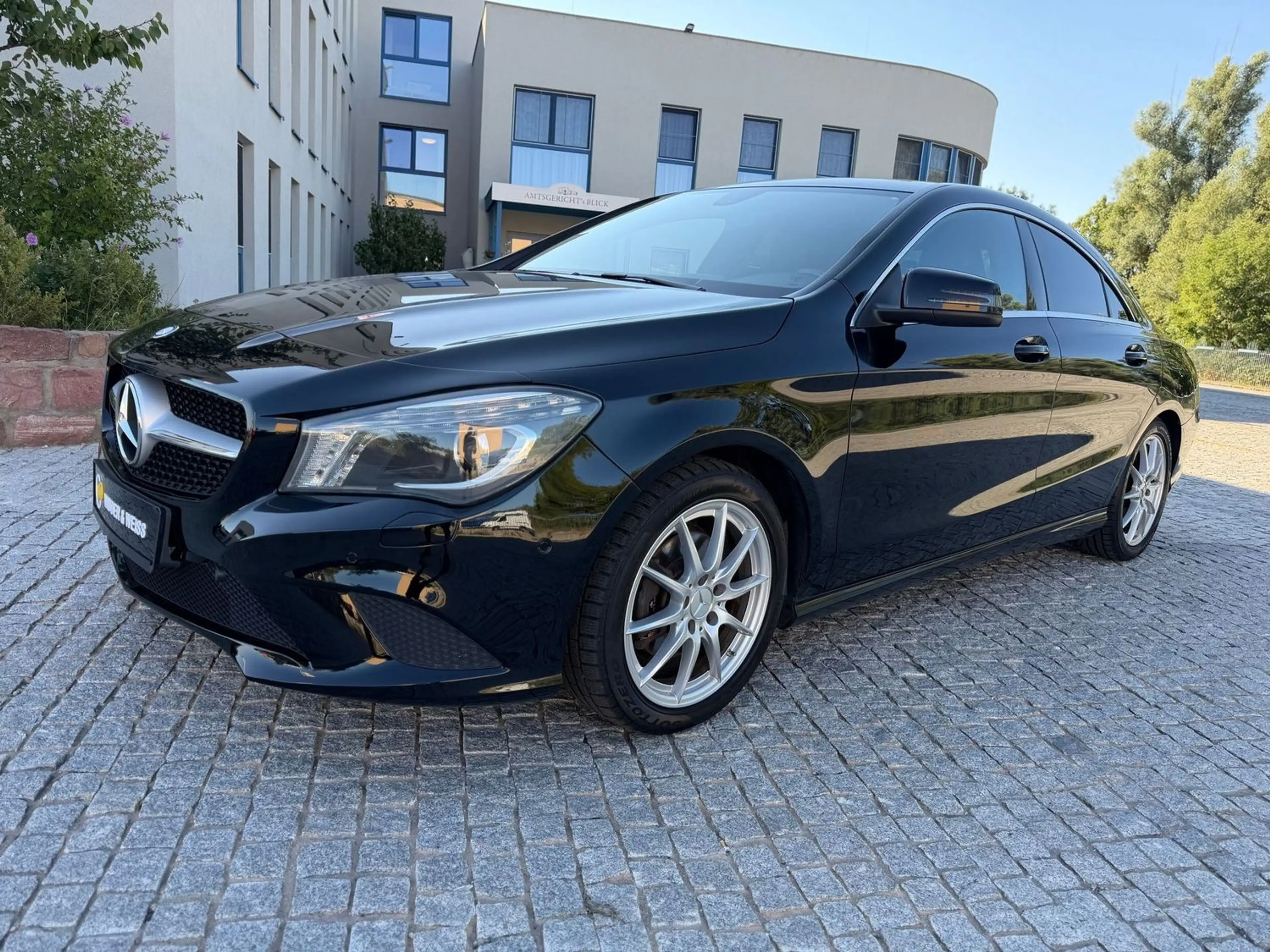 Mercedes-Benz CLA 220 CDI 1.HAND/AUTOMATIK/PANO/KAMERA/S-HEFT