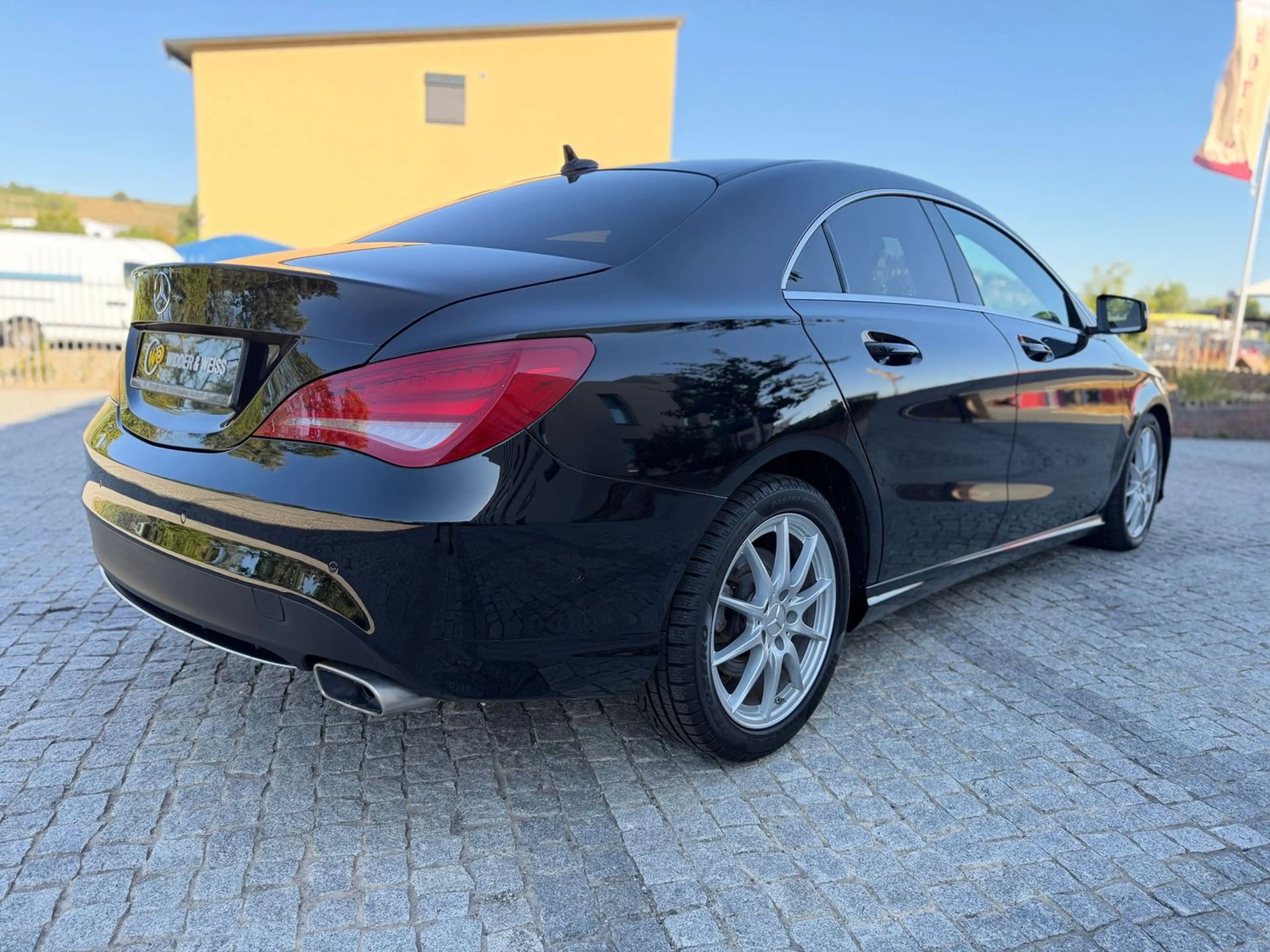 Mercedes-Benz CLA 220 CDI 1.HAND/AUTOMATIK/PANO/KAMERA/S-HEFT — photo 3