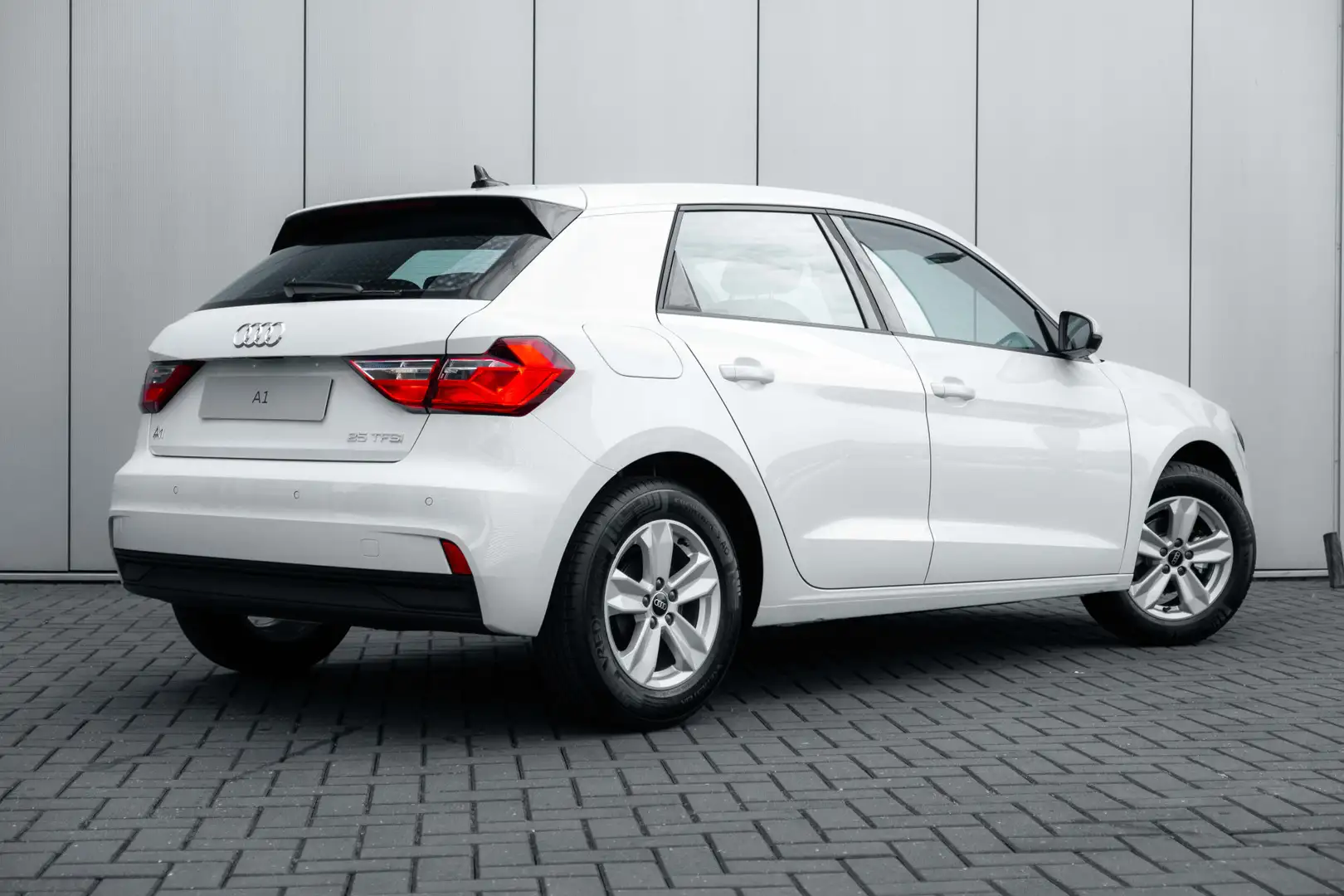 Audi A1 Sportback 25 TFSI Pro Line Wit - 2