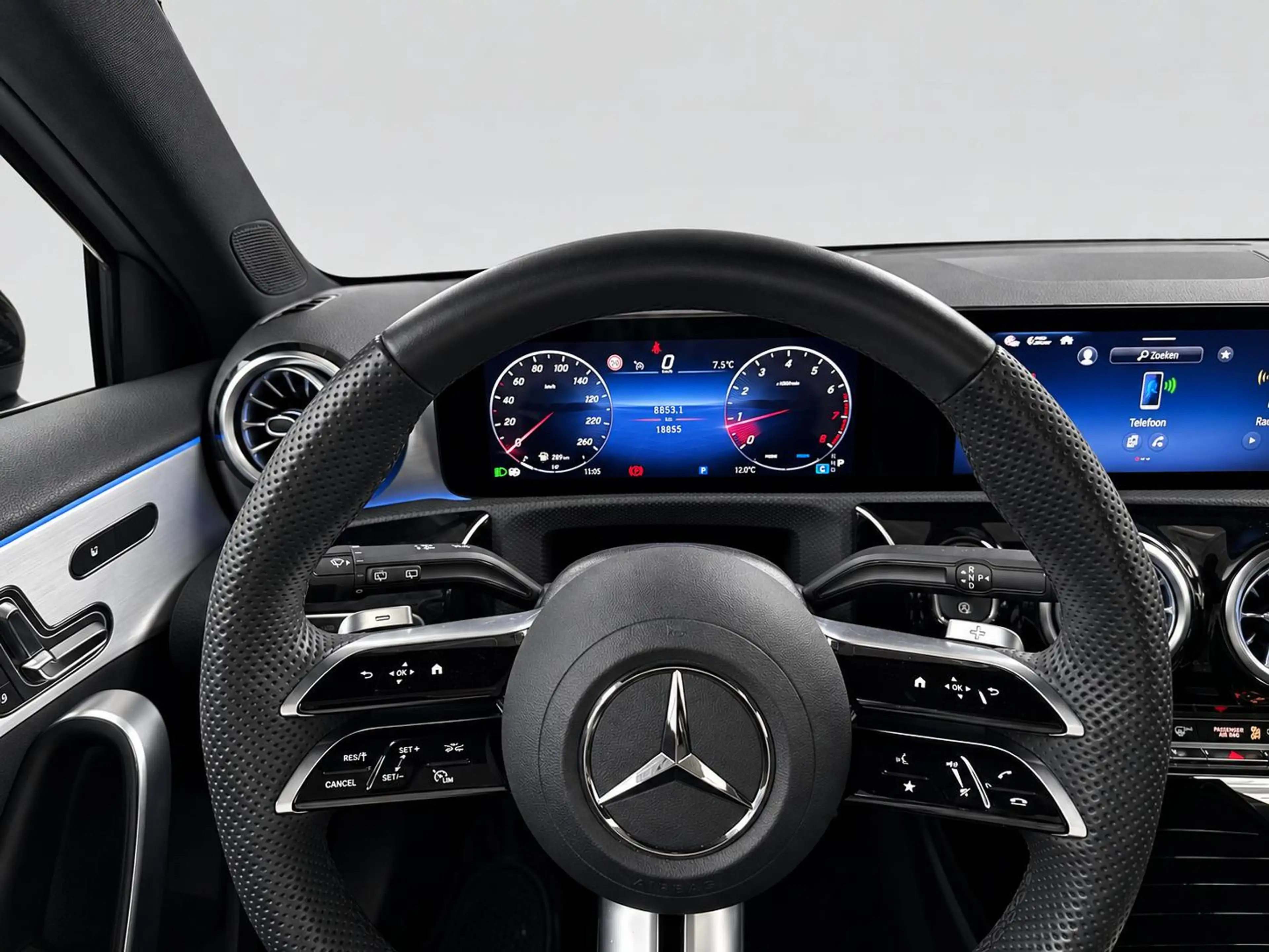 Mercedes-Benz A 180 AMG Line + PREMIUM PLUS PACK + — photo 10