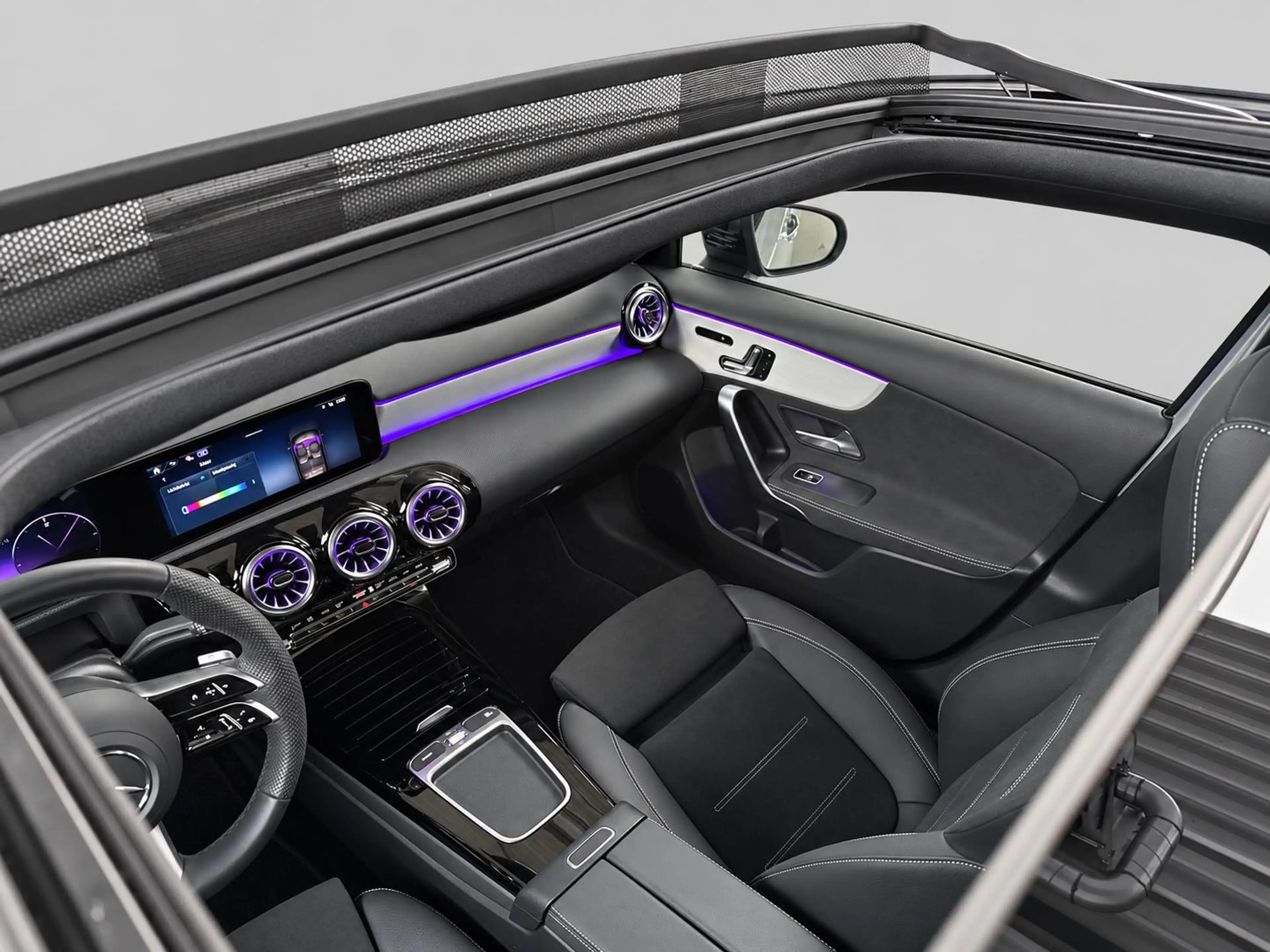 Mercedes-Benz A 180 AMG Line + PREMIUM PLUS PACK + — photo 14
