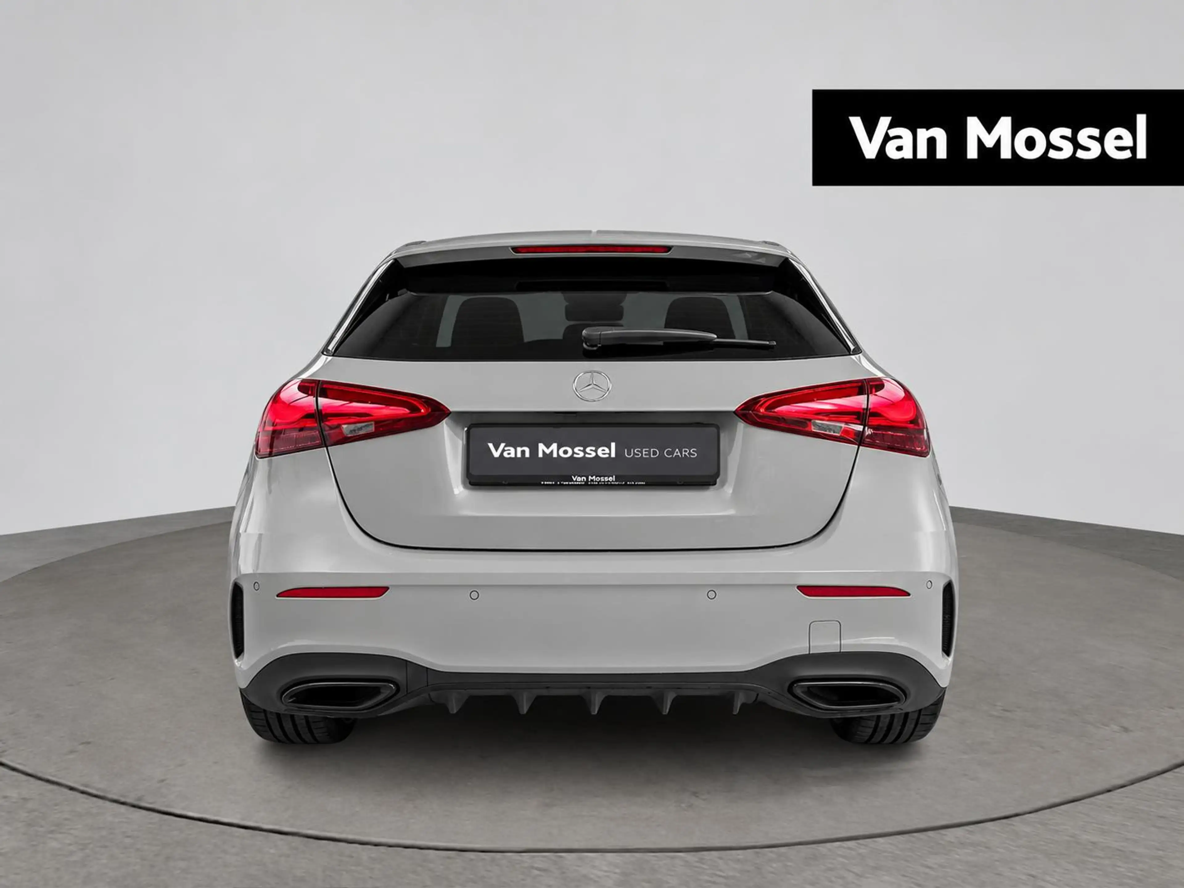 Mercedes-Benz A 180 AMG Line + PREMIUM PLUS PACK + — photo 3