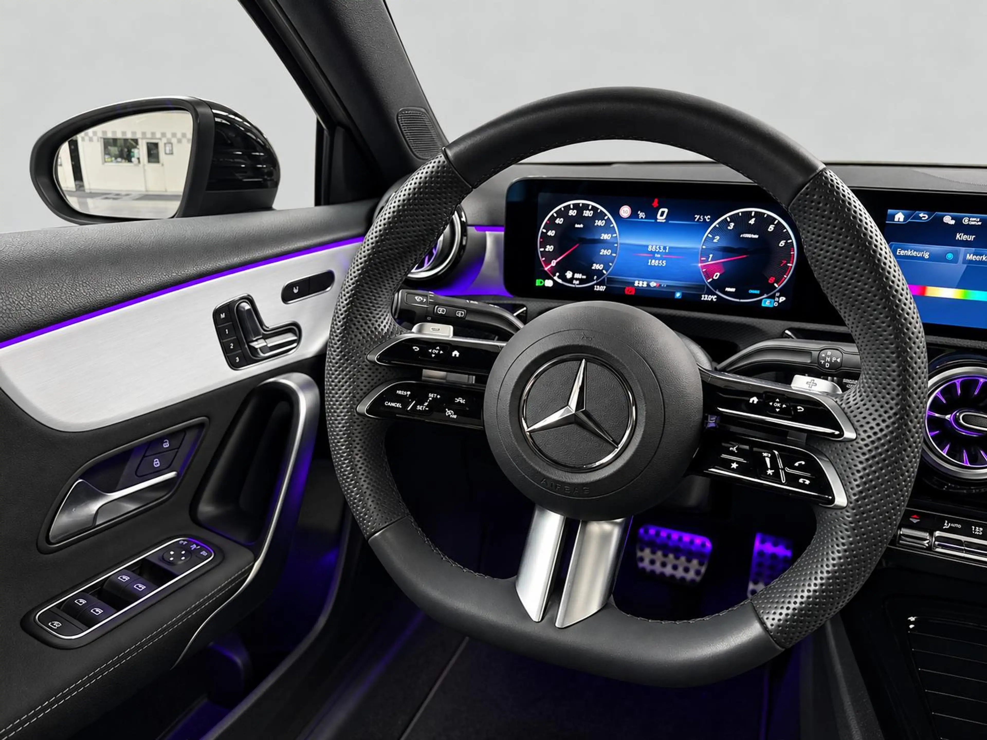 Mercedes-Benz A 180 AMG Line + PREMIUM PLUS PACK + — photo 15