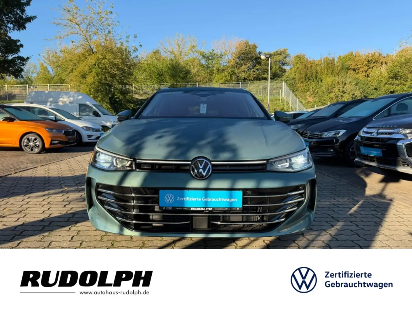 Volkswagen Passat Elegance 2.0 TDI DSG LED HUD Navi SHZ StandHZG ACC Grün - 2