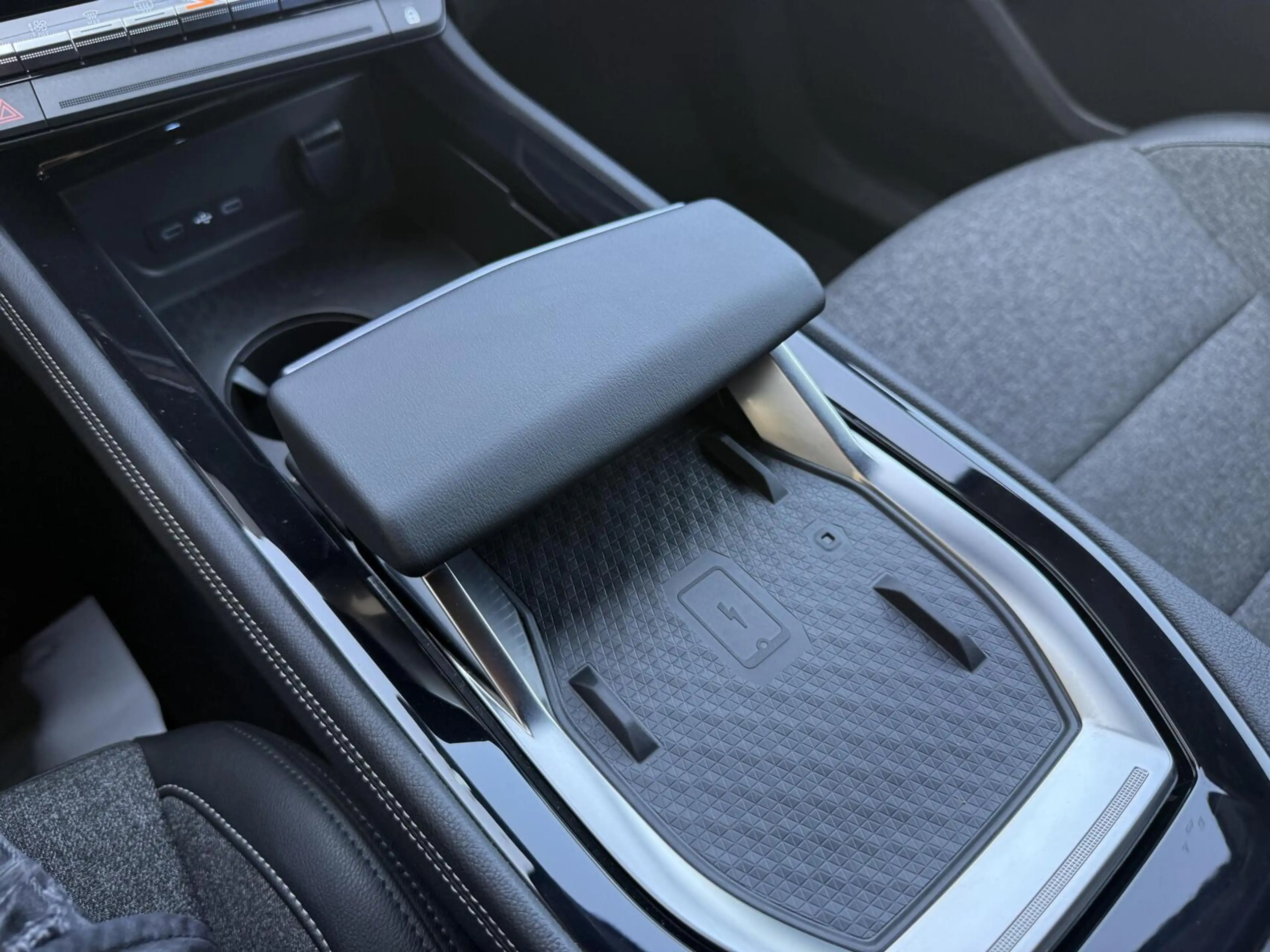 Renault Rafale 1.2 E-Tech full hybrid 200 techno ACHTERASBESTURIN — photo 22