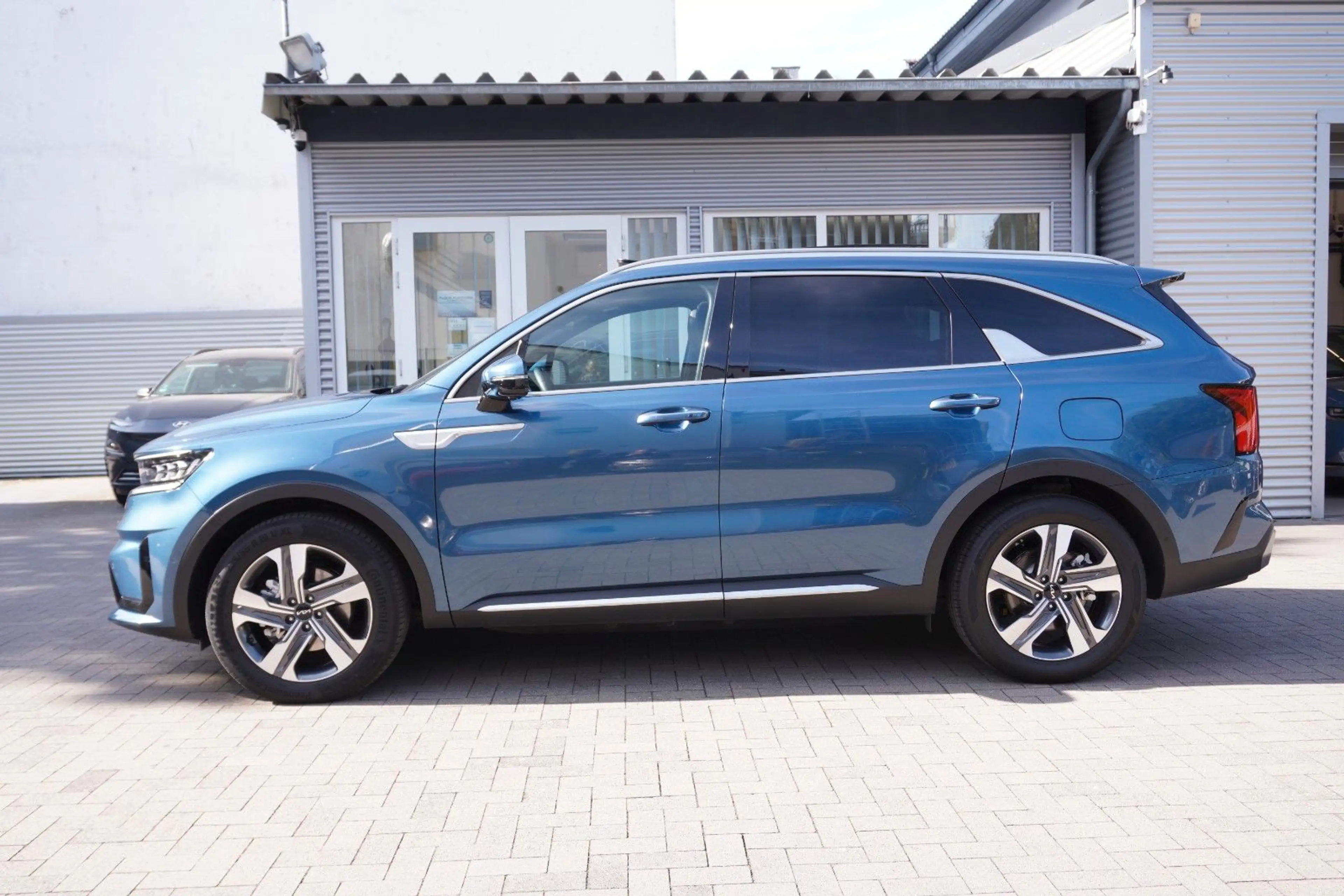 Kia Sorento Platinum 4WD Plug-In Pano Belüf 360 BOSE — photo 3