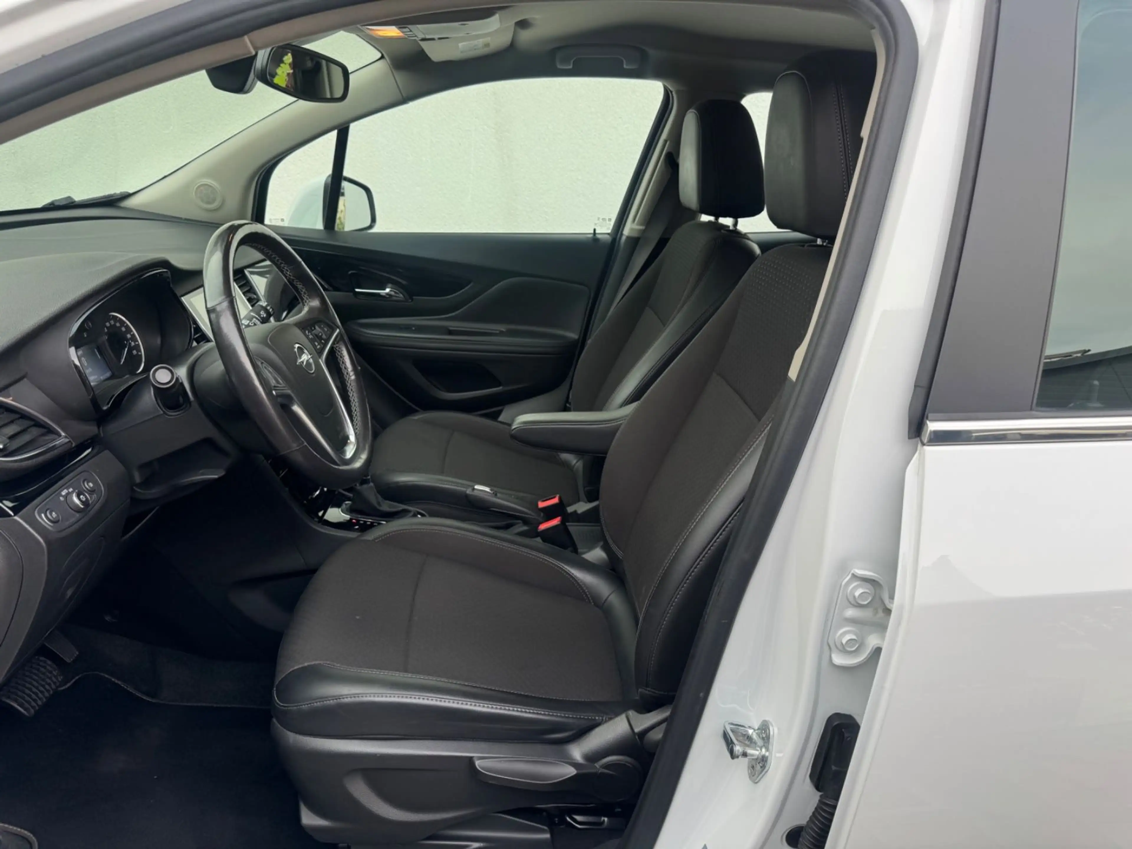 Opel Mokka X 120 Jahre/LED/AHK/Kamera/Apple CarPlay — photo 15
