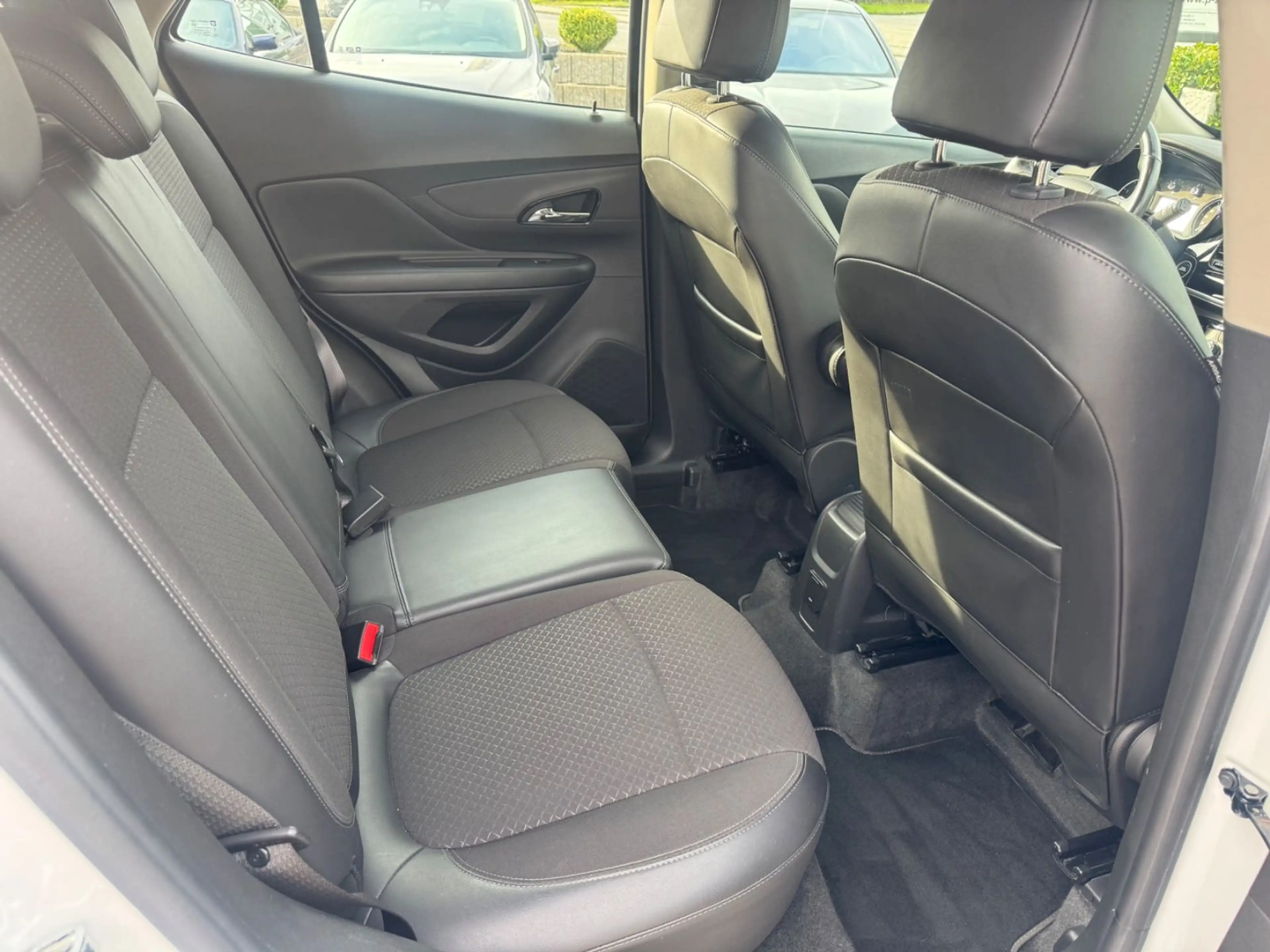 Opel Mokka X 120 Jahre/LED/AHK/Kamera/Apple CarPlay — photo 13