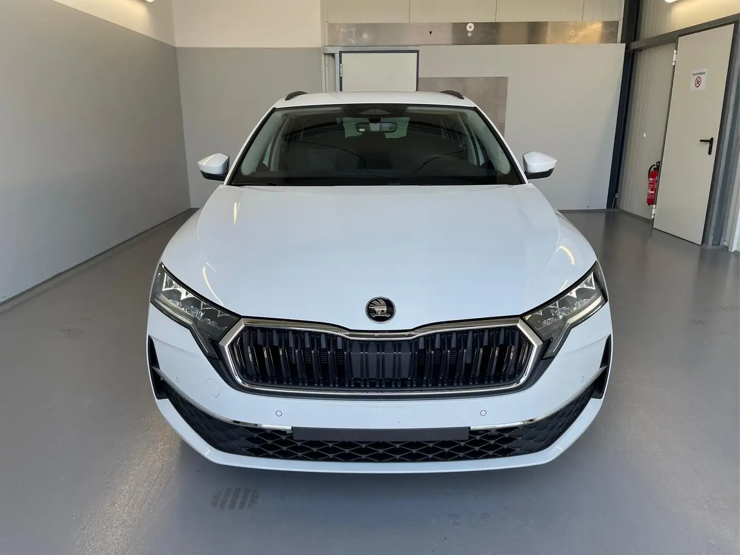Skoda Octavia Combi Selection 150PS TDI DSG AHK+Kamera+GV4+AC... Weiß - 2