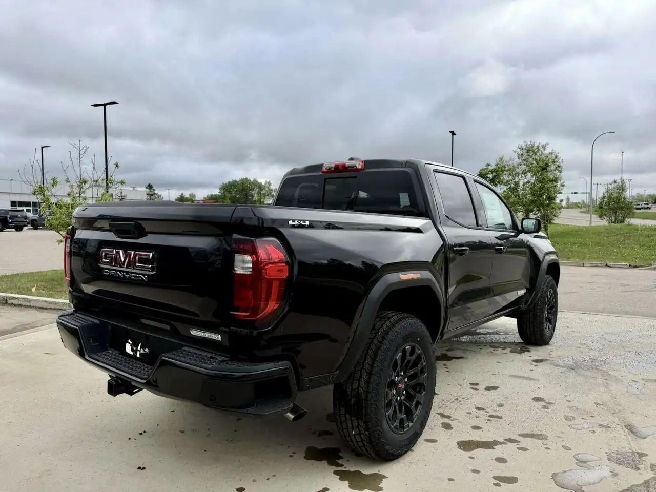 GMC Canyon снимка GMC Canyon