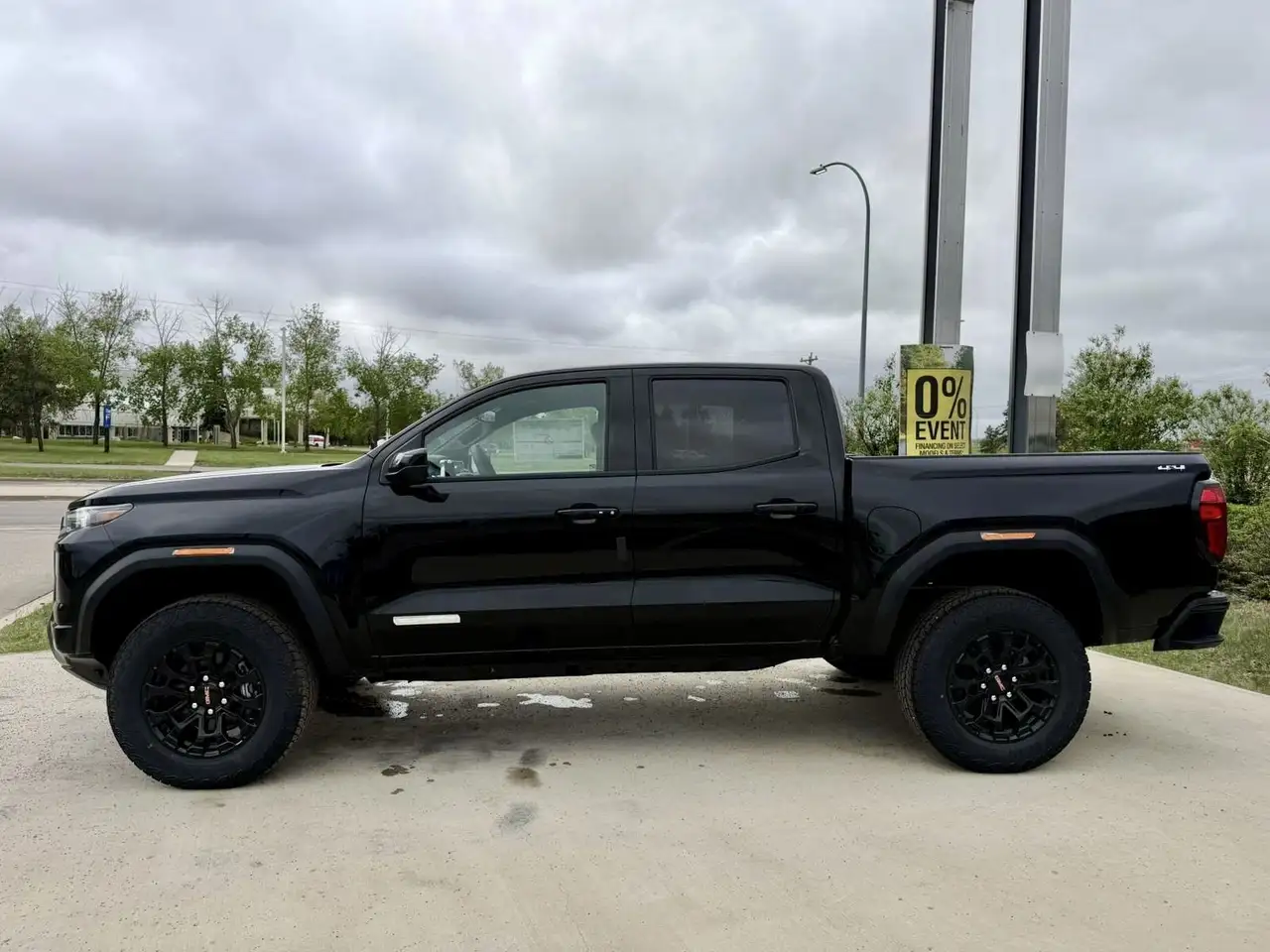 GMC Canyon снимка GMC Canyon
