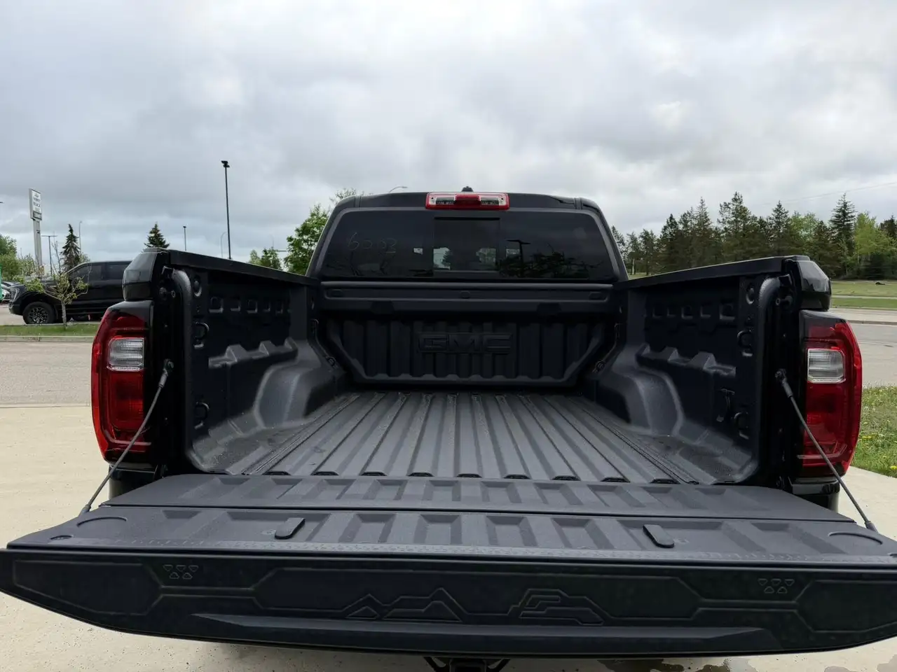 GMC Canyon снимка GMC Canyon