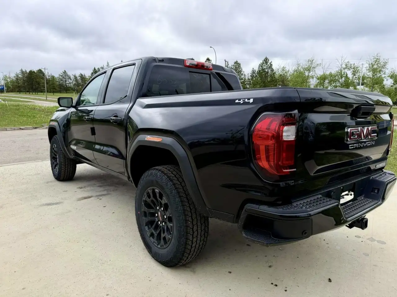 GMC Canyon снимка GMC Canyon