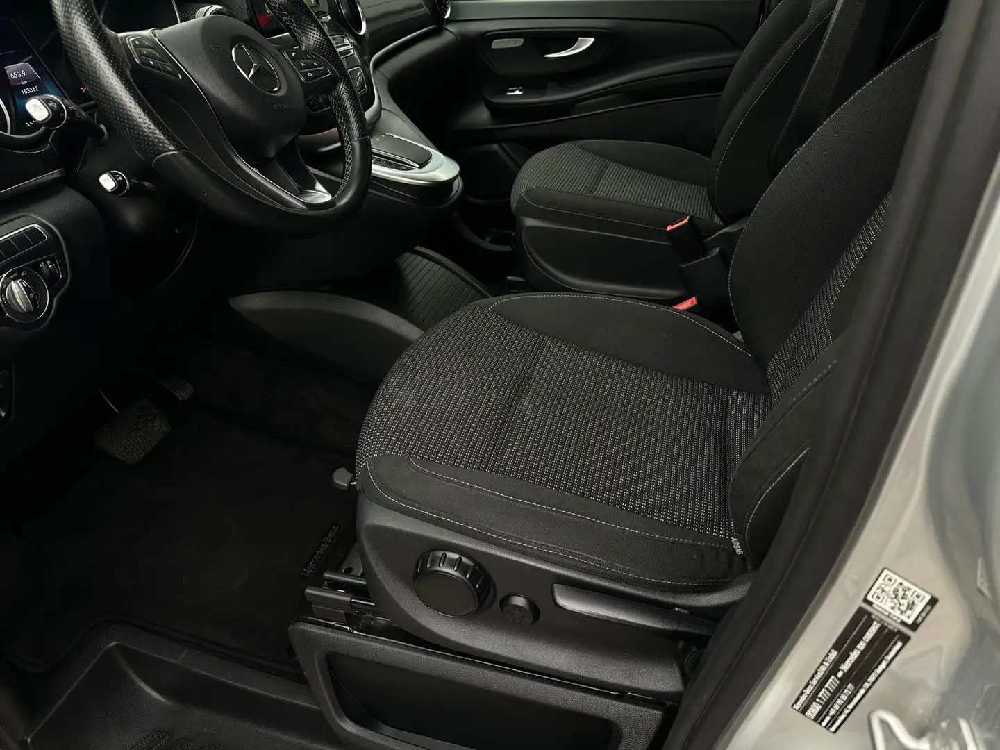 Mercedes-Benz V 220 d EDITION 4MATIC lang DIS KAM 7 SITZER NAV Silber - 2