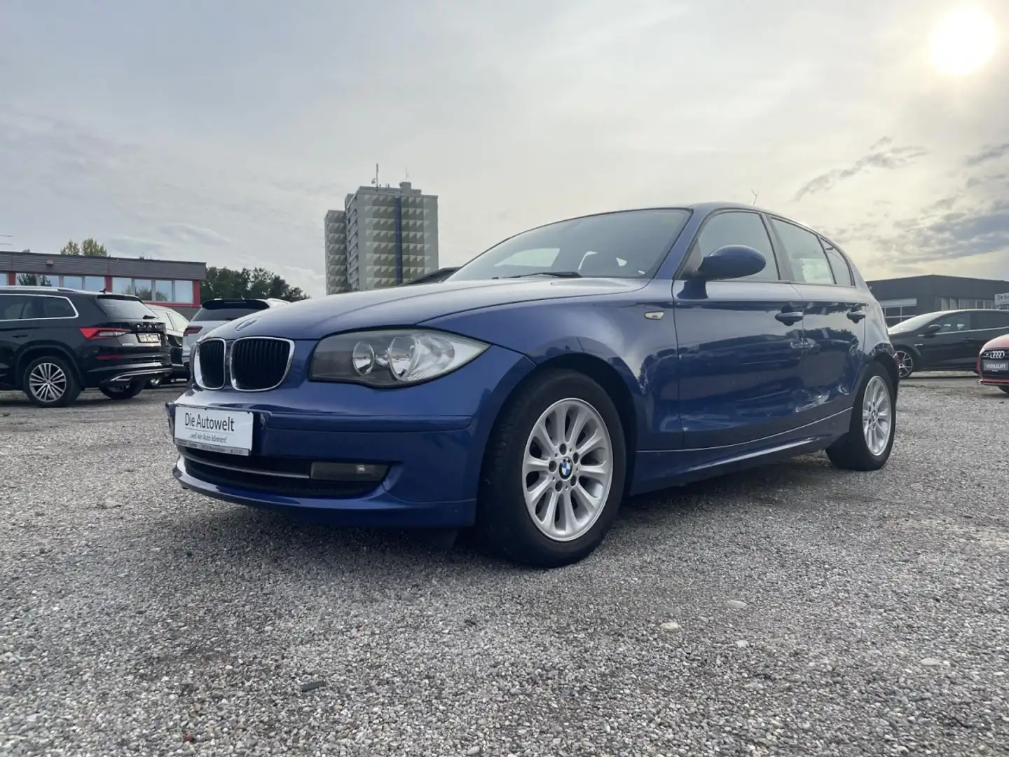 BMW 118 d SHZG KLIMA PDC AHK ISOFIX 5-TÜRER ZV BC ESP Blau - 2