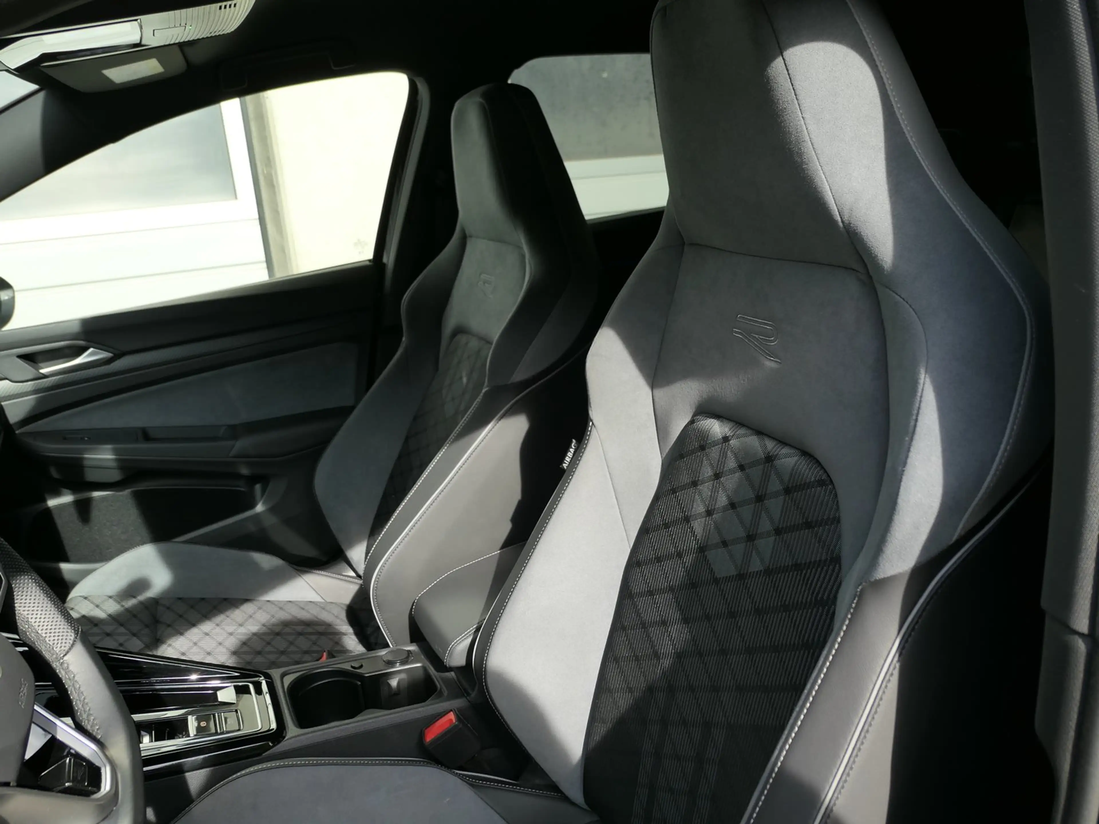 Volkswagen Golf R R-Line TDI 4MOTION DSG — photo 6