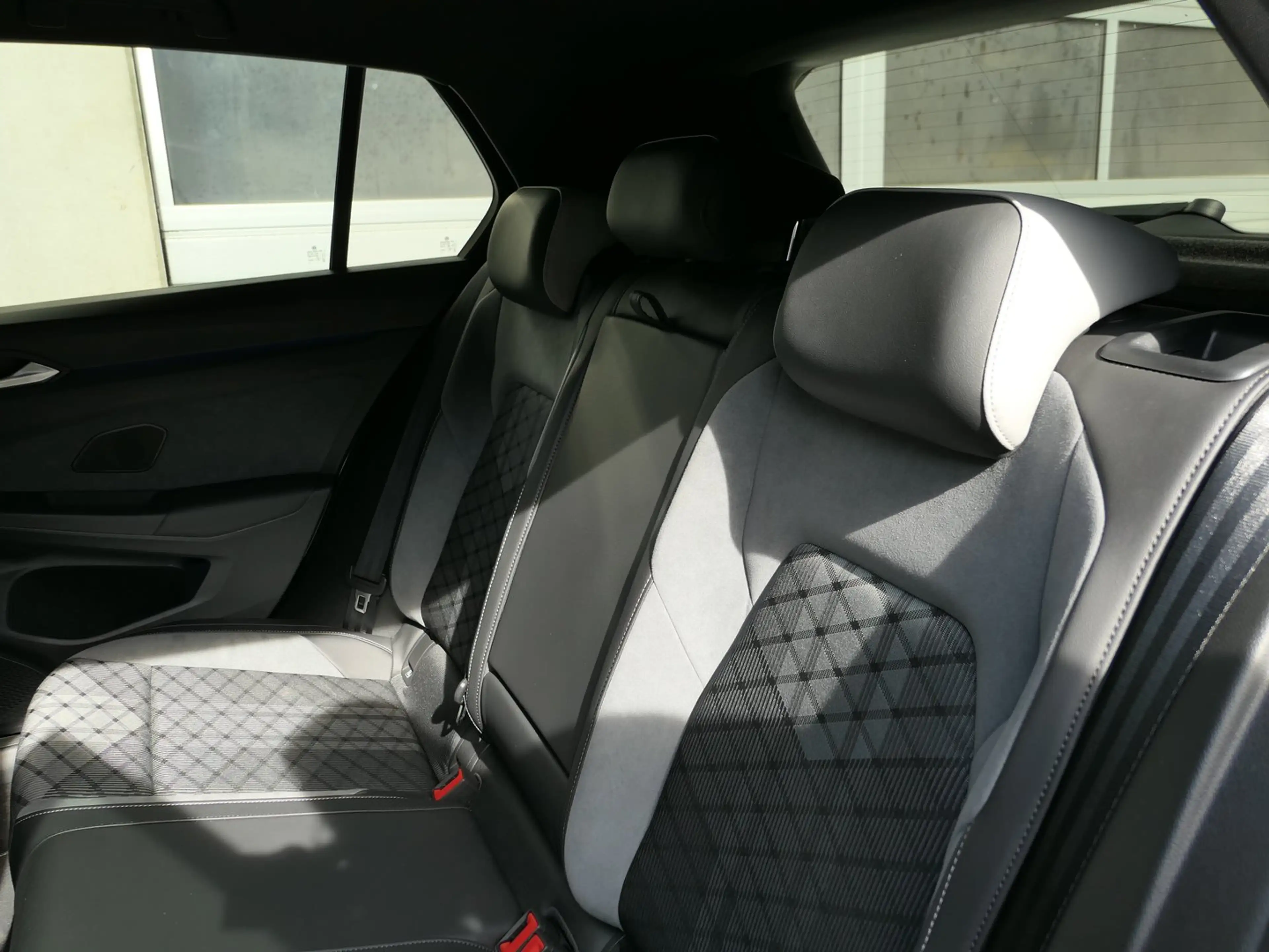 Volkswagen Golf R R-Line TDI 4MOTION DSG — photo 5