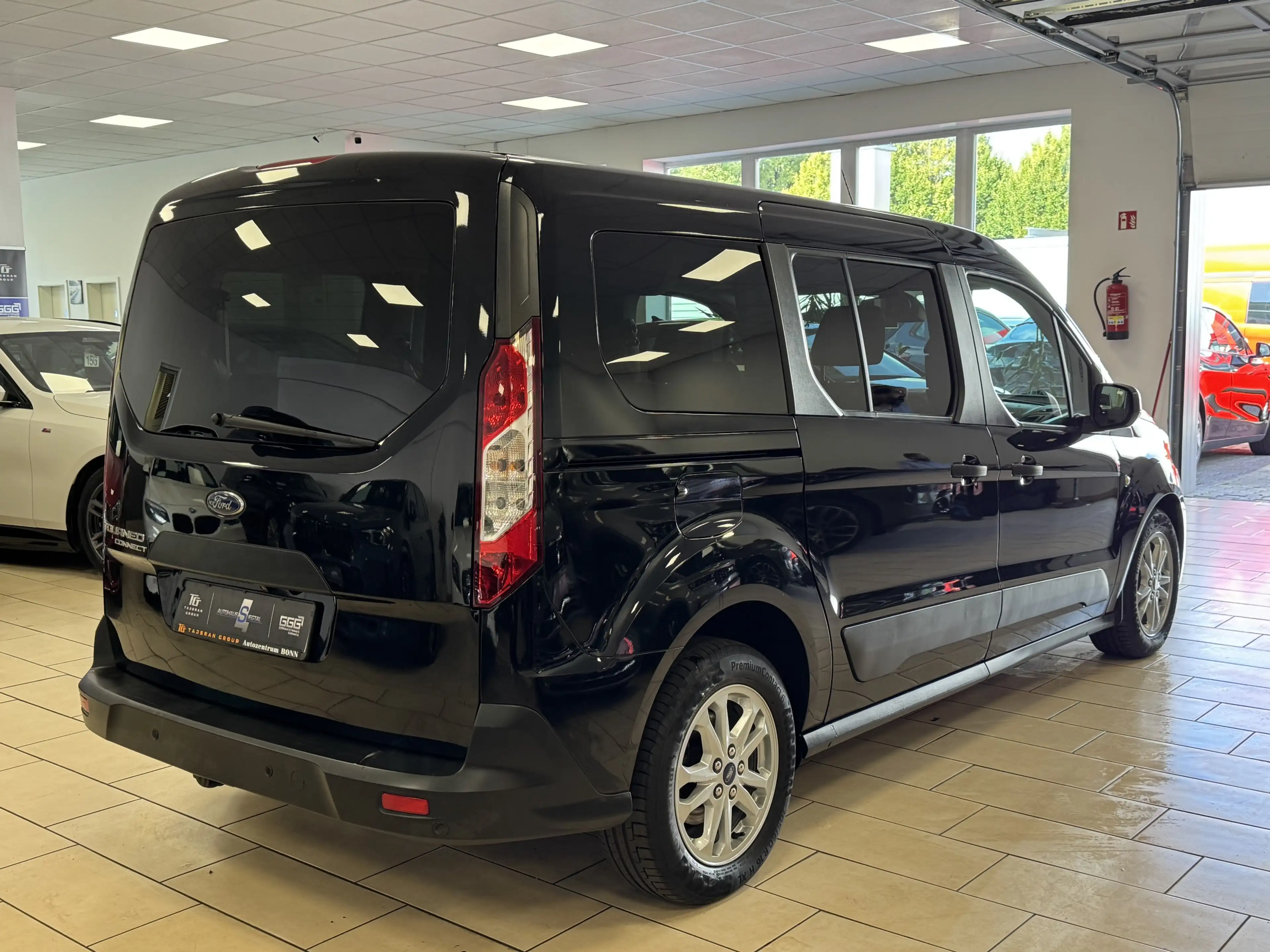 Ford Grand Tourneo Connect*Navi*R-Cam*CarPlay*7Sitzer — photo 5