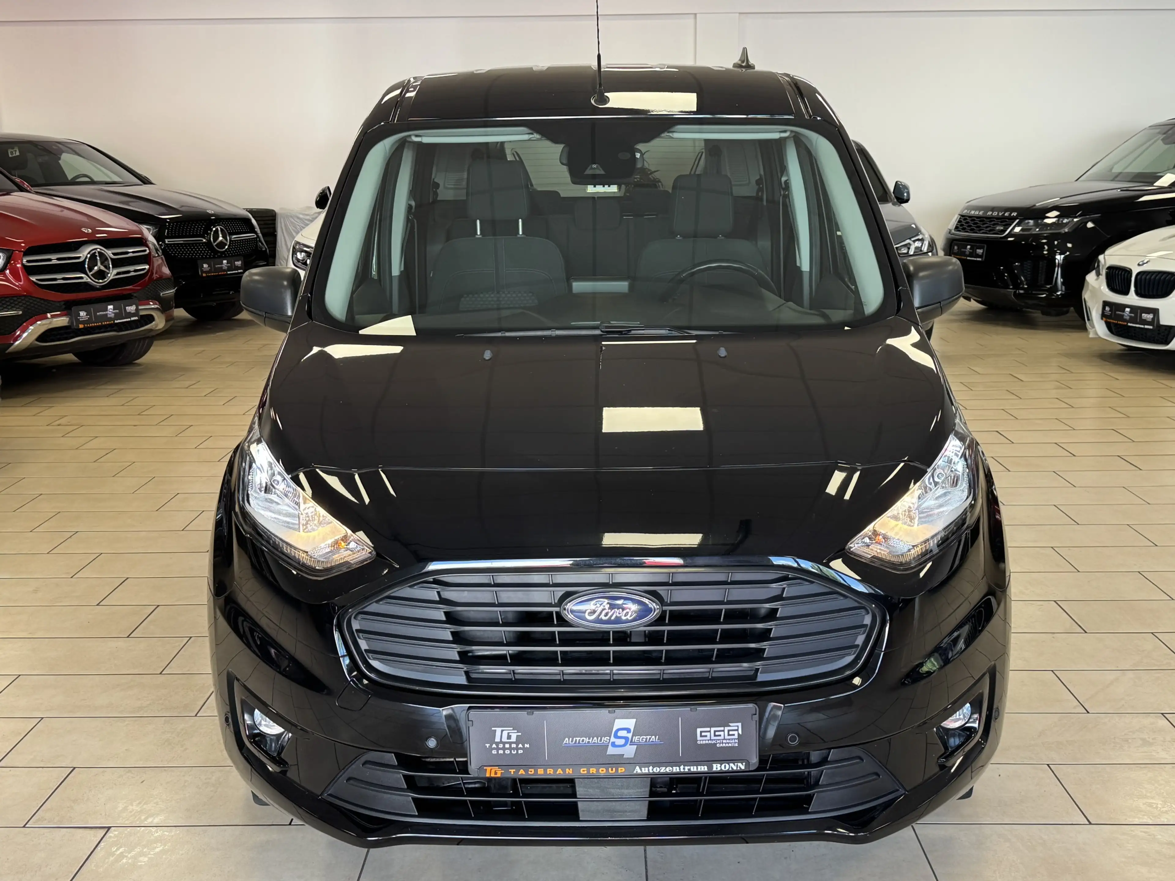 Ford Grand Tourneo Connect*Navi*R-Cam*CarPlay*7Sitzer — photo 2