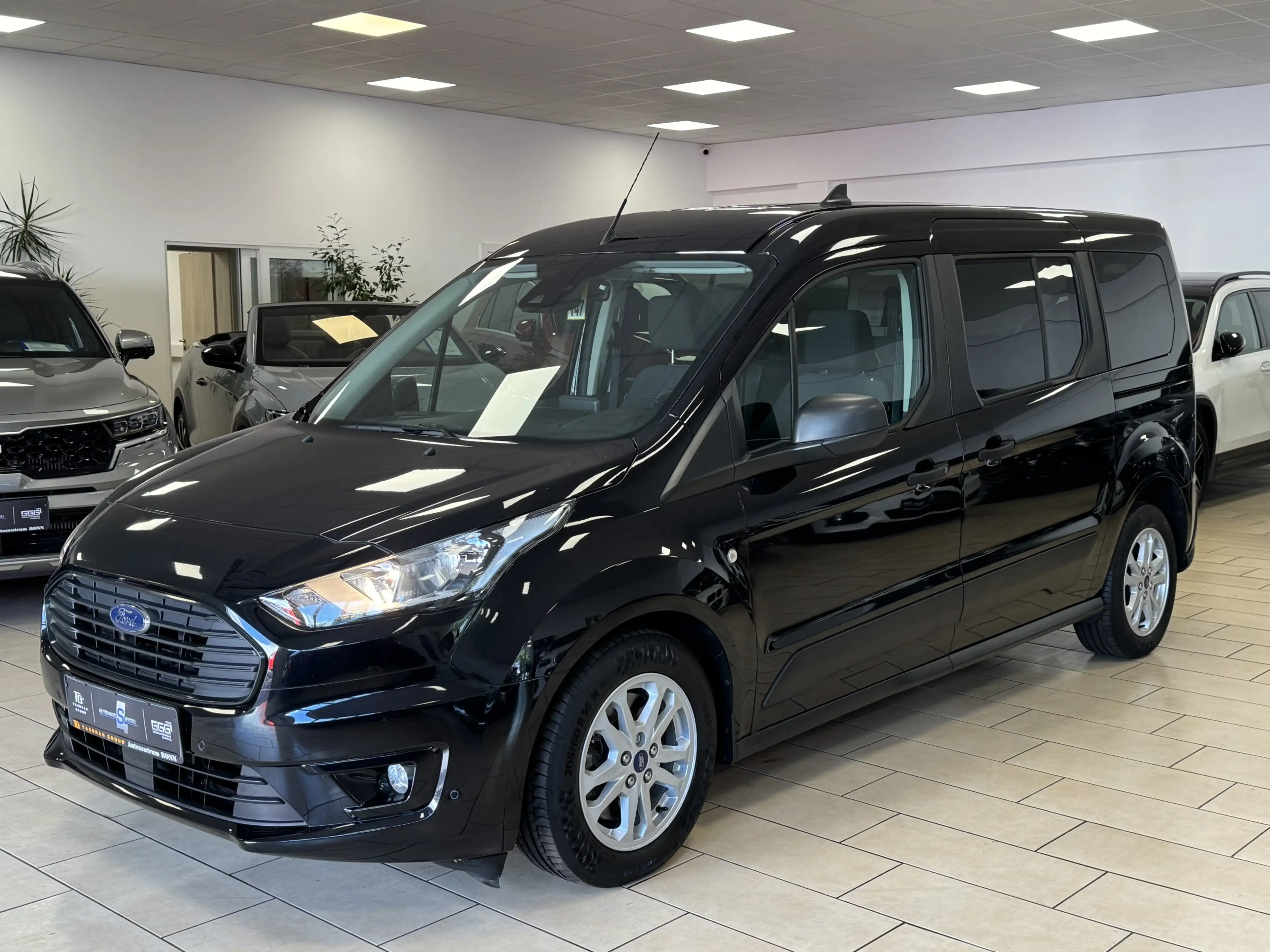 Ford Grand Tourneo Connect*Navi*R-Cam*CarPlay*7Sitzer