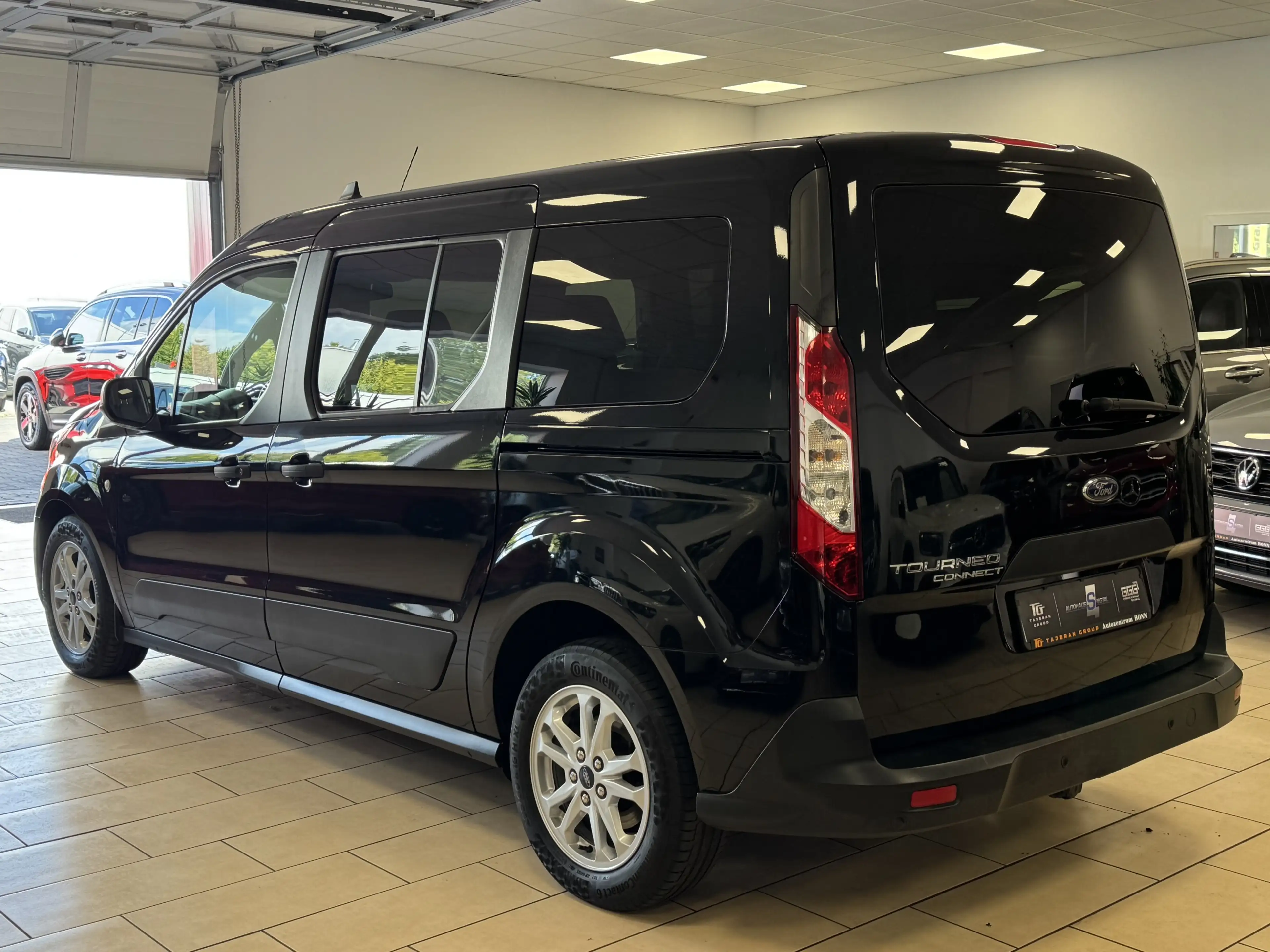 Ford Grand Tourneo Connect*Navi*R-Cam*CarPlay*7Sitzer — photo 8