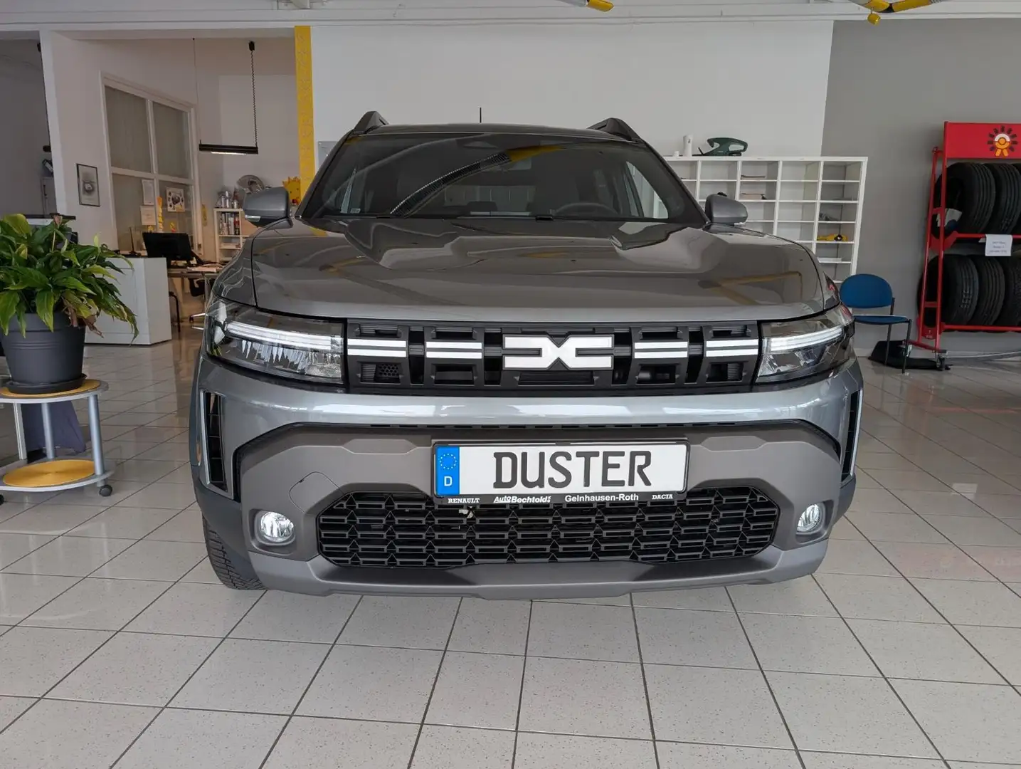 Dacia Duster III, 1.2 TCe 130 Mild-Hyb. Journey (90) Grau - 2