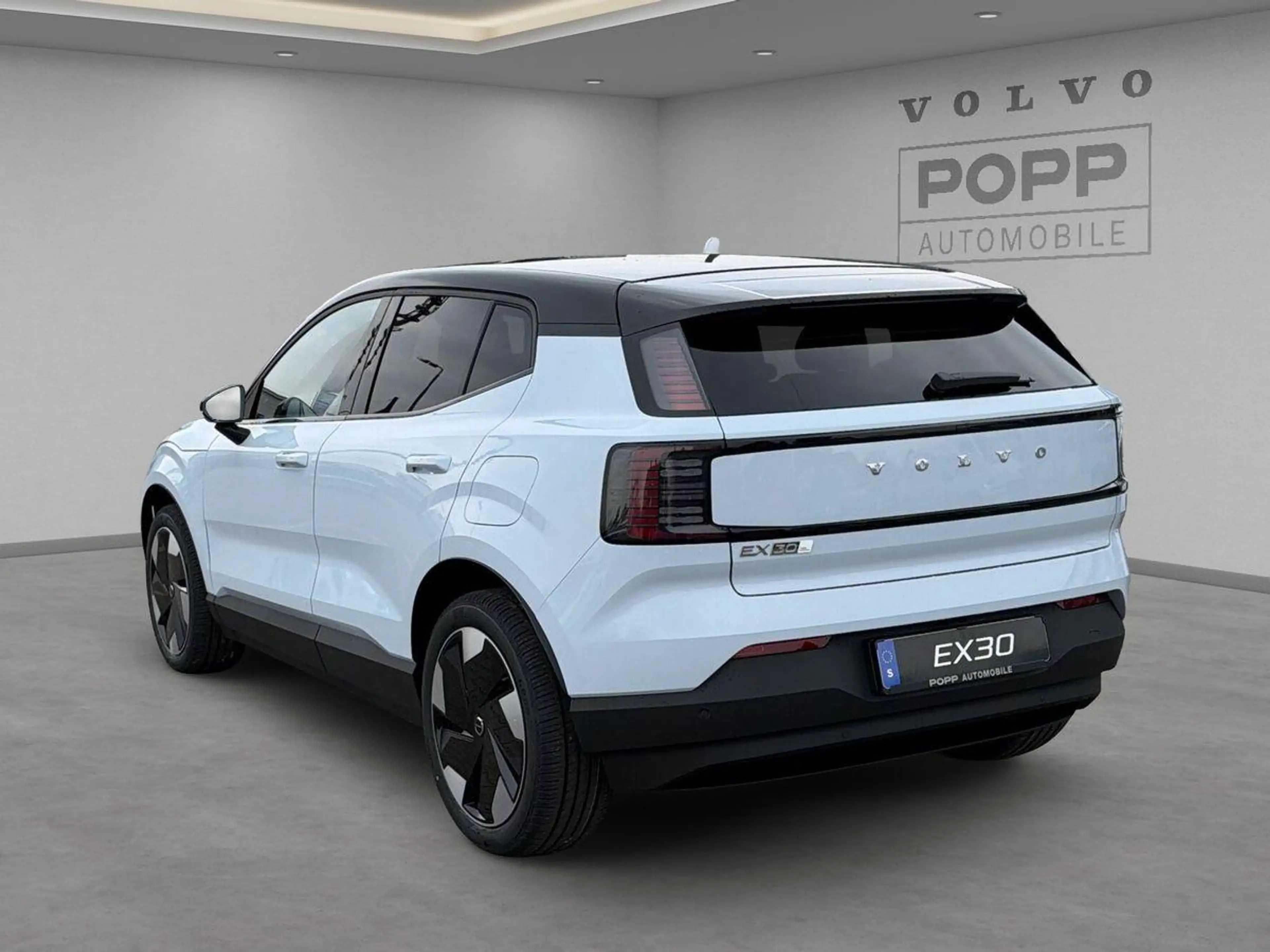 Volvo EX30 Twin Motor AWD Plus | H&K | ACC | 19" | LED — photo 11
